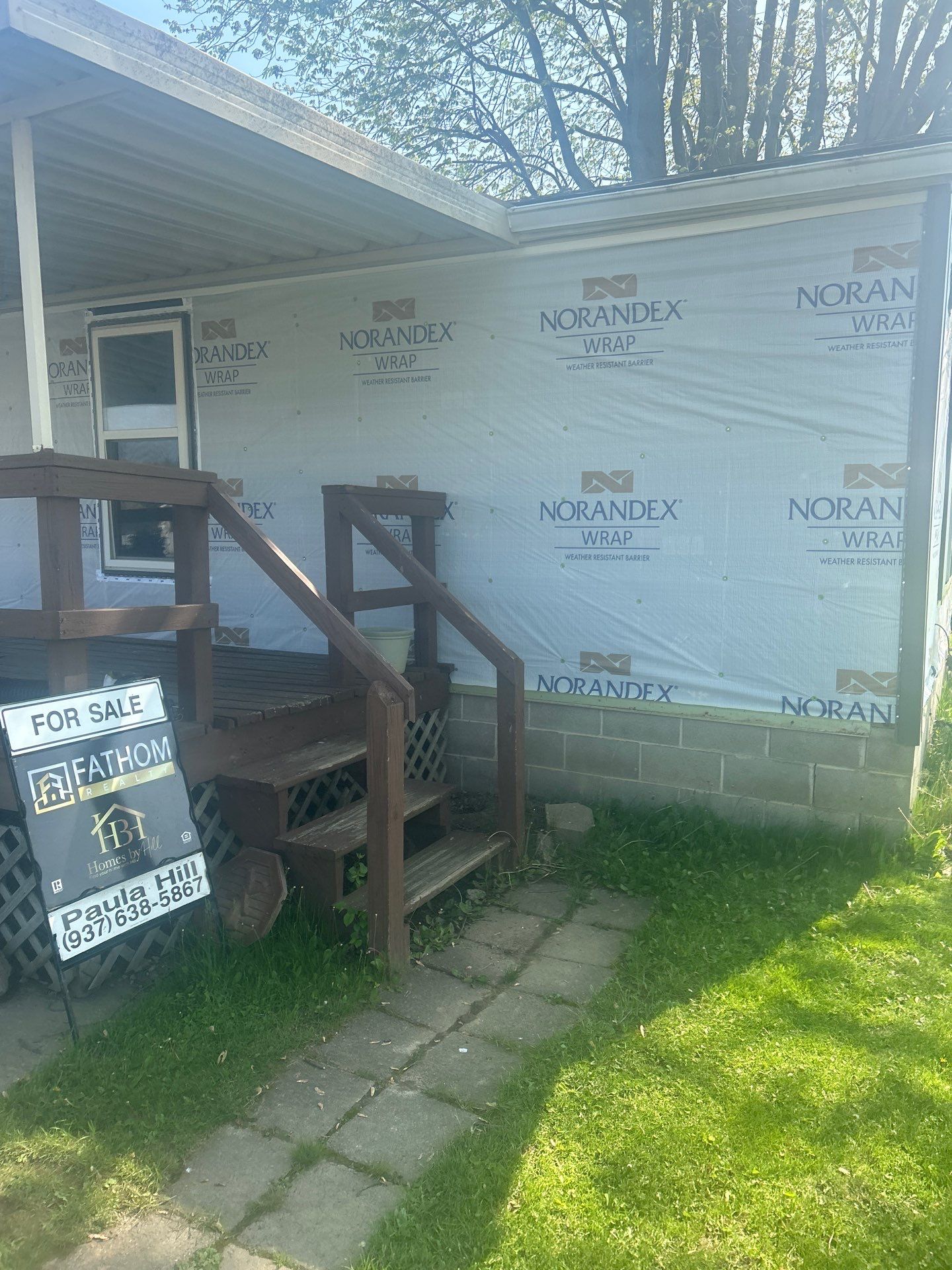 Roof and Siding Replacement using Norandex Cedar Knoll Graphite Siding and Owens Corning Durations in Onyx Black by WIW Enterprises Inc