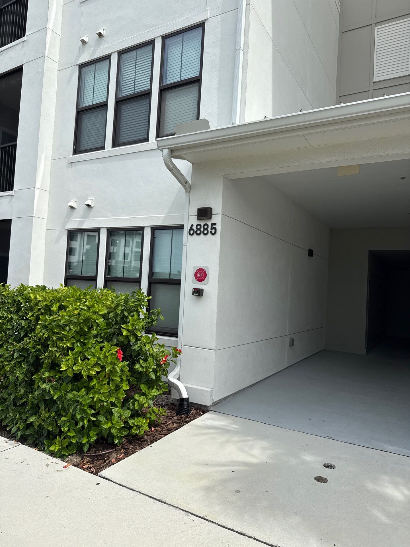 Replace gutter using gutter installation in Bradenton FL by Gutter Professors