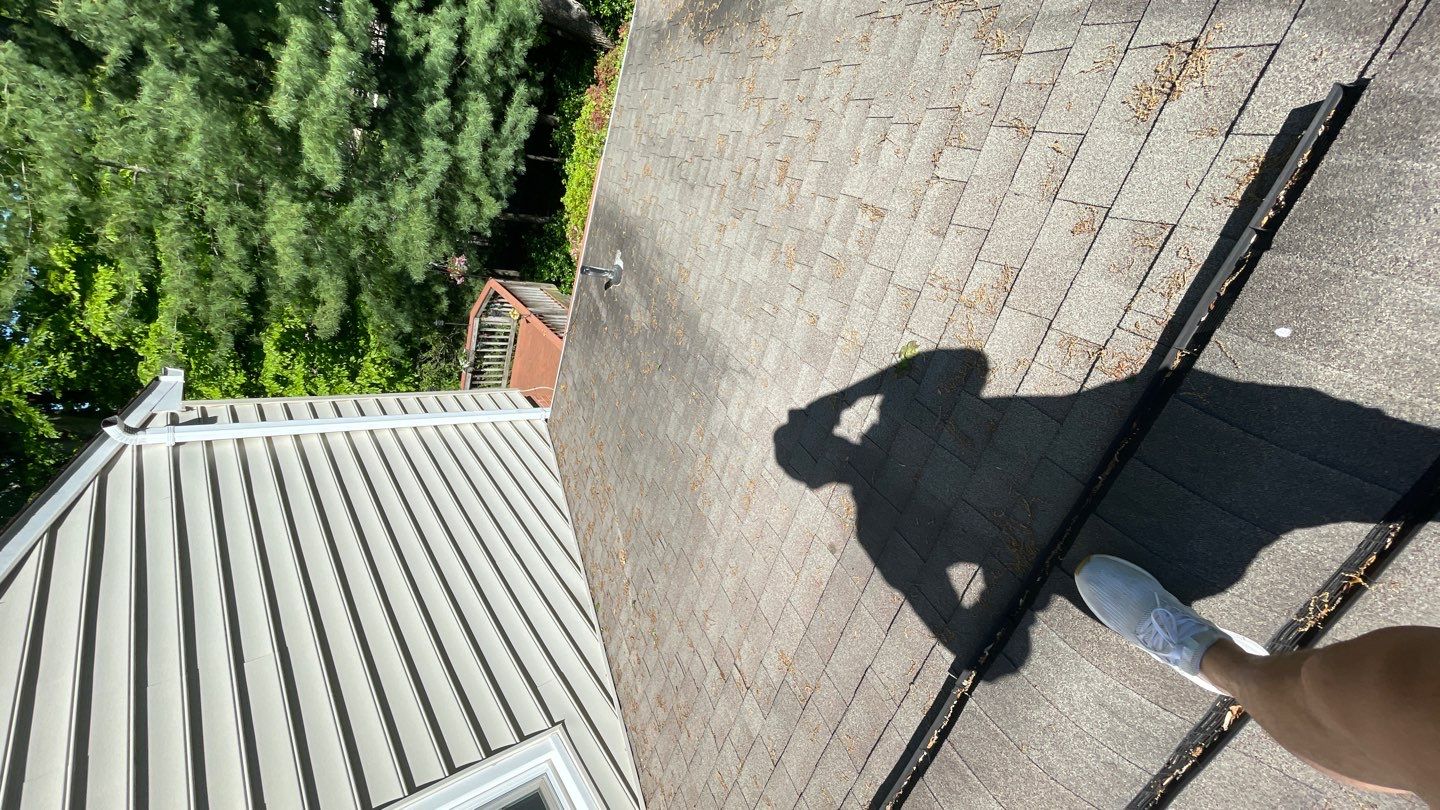 Springfield CertainTeed Landmark Weathered Wood Roof Installation by RM Banning, Inc.