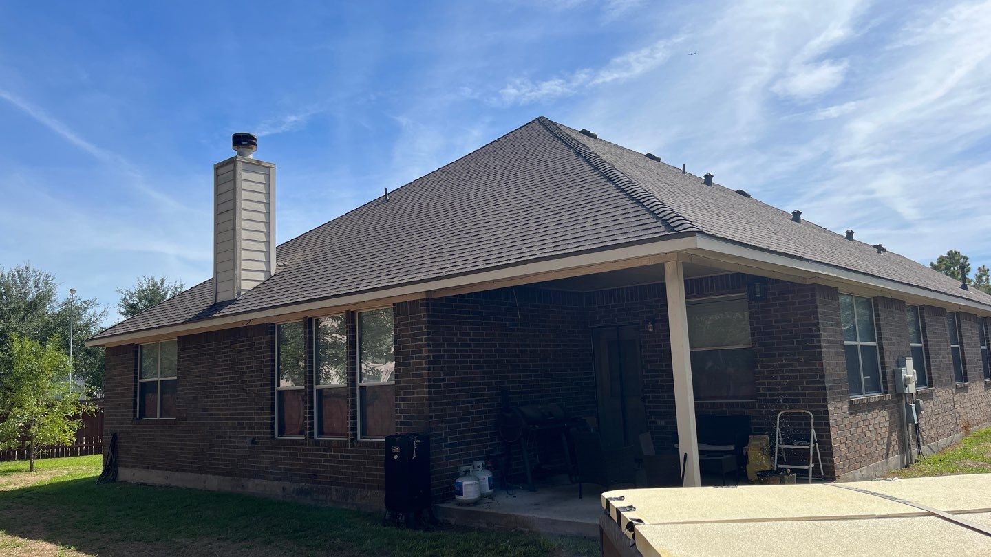GAF HDZ - Weathered Wood by Elite Roofing LLC