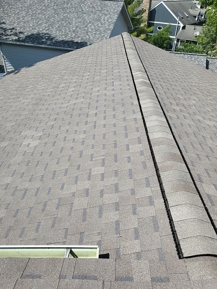 ATLAS PINNACLE HP W/SCOTCHGARD COLOR: WEATHERED WOOD by Eagle Eye Roofing