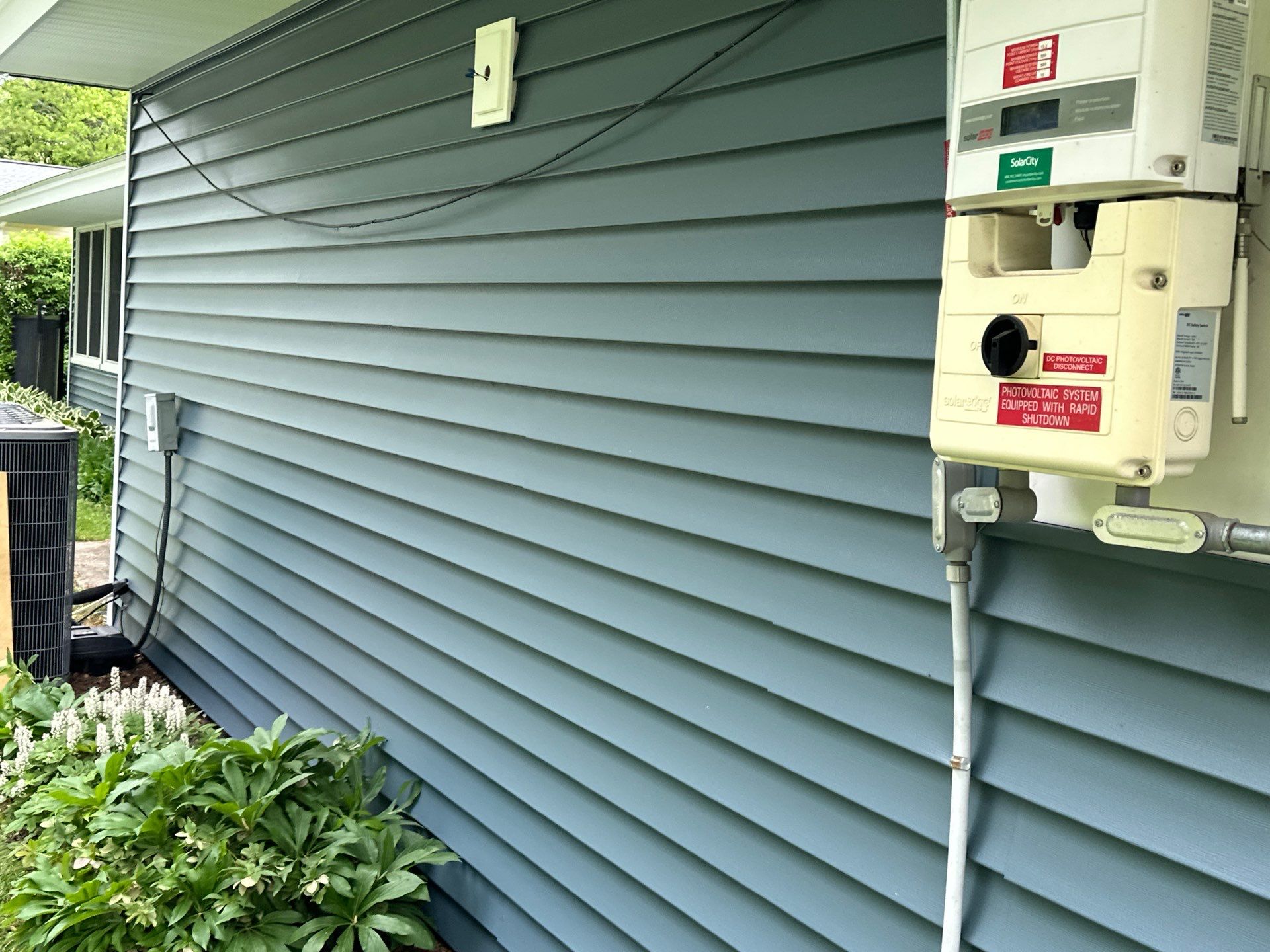 Vinyl Siding Transformation – Pacific Blue by Mighty Dog Roofing of Greater Middlesex County