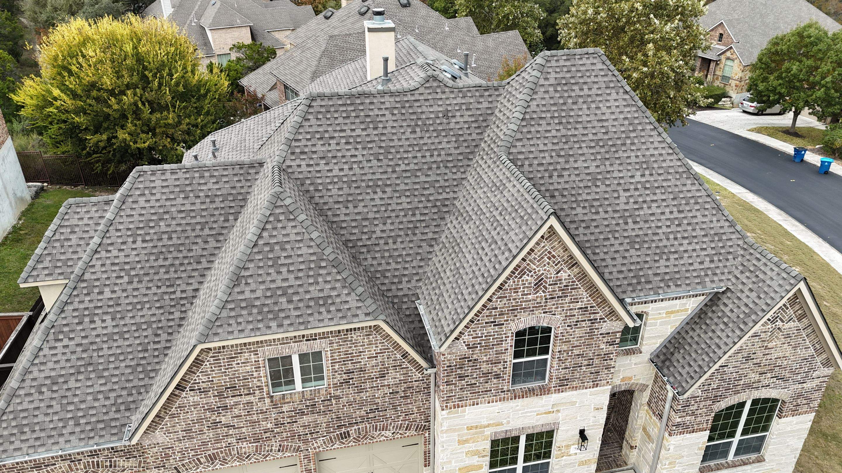 GAF HDZ - Weathered Wood by Elite Roofing LLC
