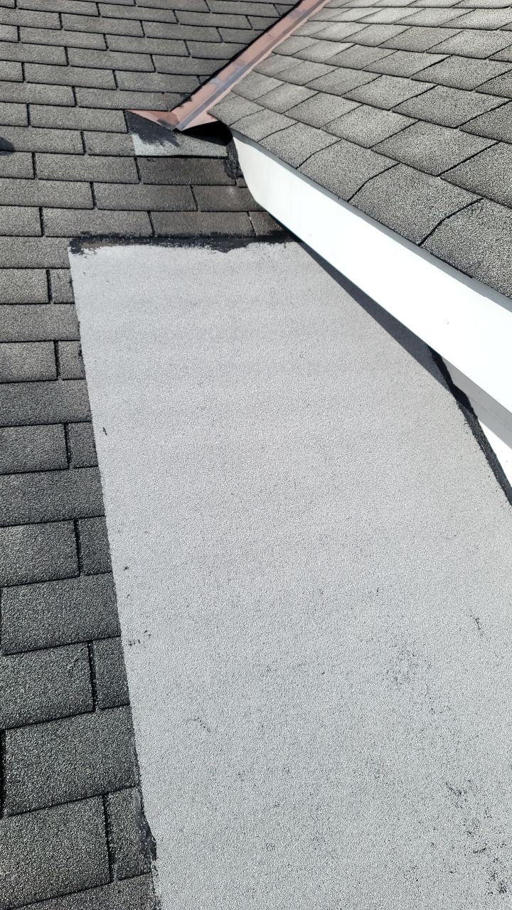 ATLAS PINNACLE COLOR: HEARTHSTONE DRIP EDGE: WHITE by Eagle Eye Roofing