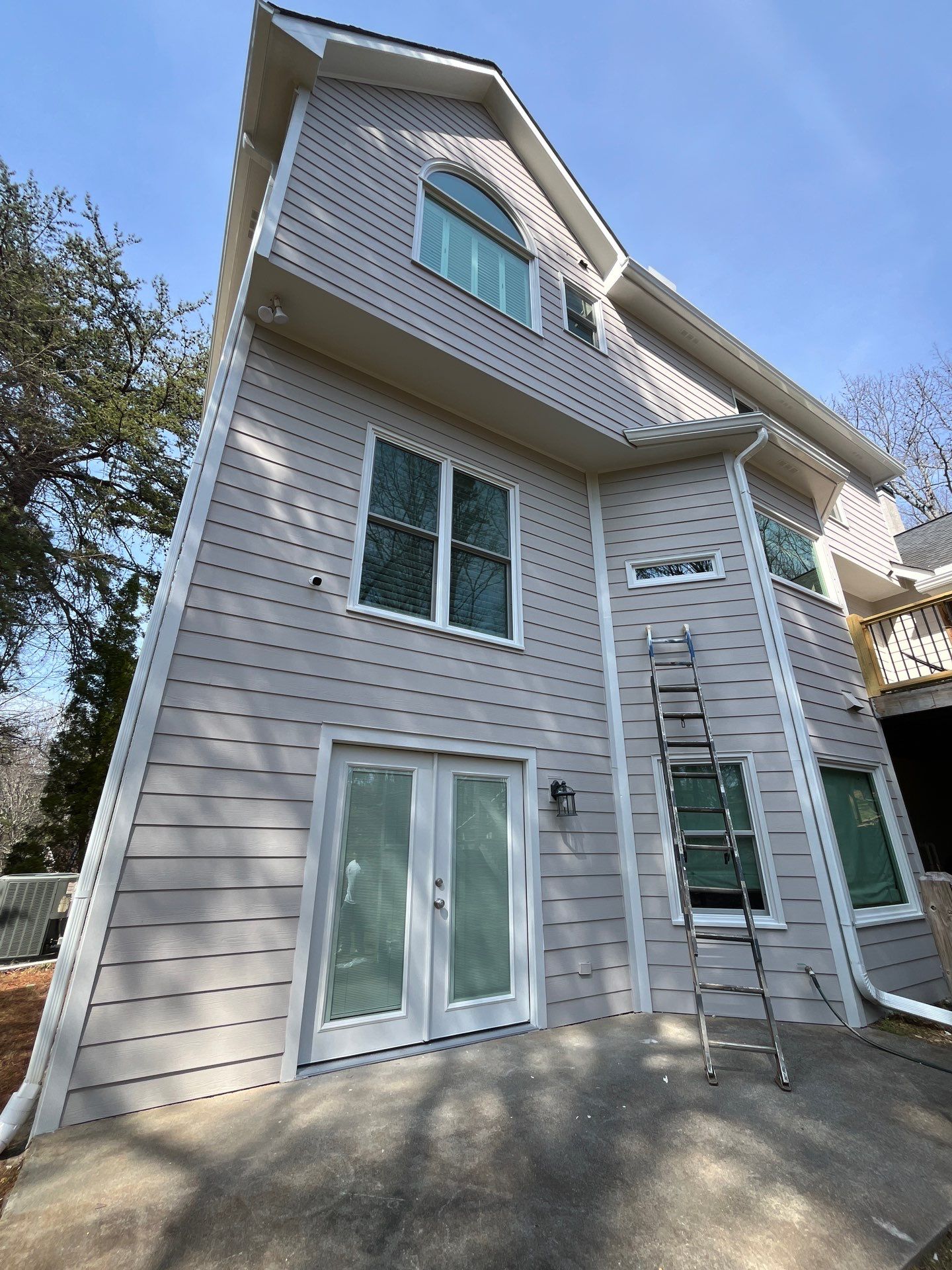 Stucco and Siding Exterior Painting using Sherwin Williams SuperPaint by Nelson Exteriors 