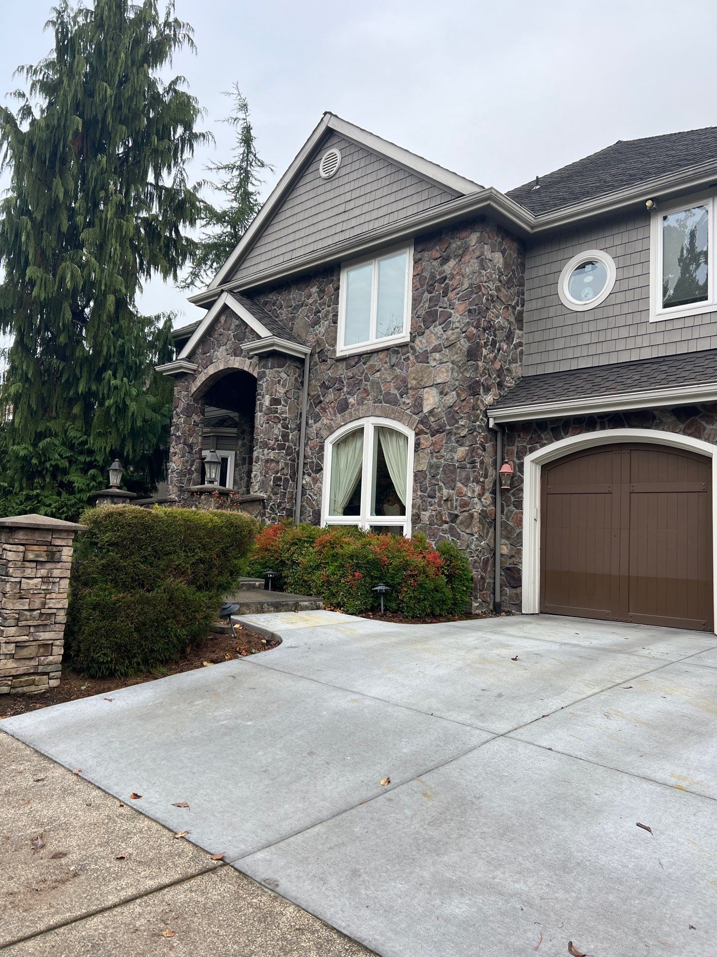 House cleaning routine maid service Project in Lake Oswego by Cloud 9 Professional Cleaning Services