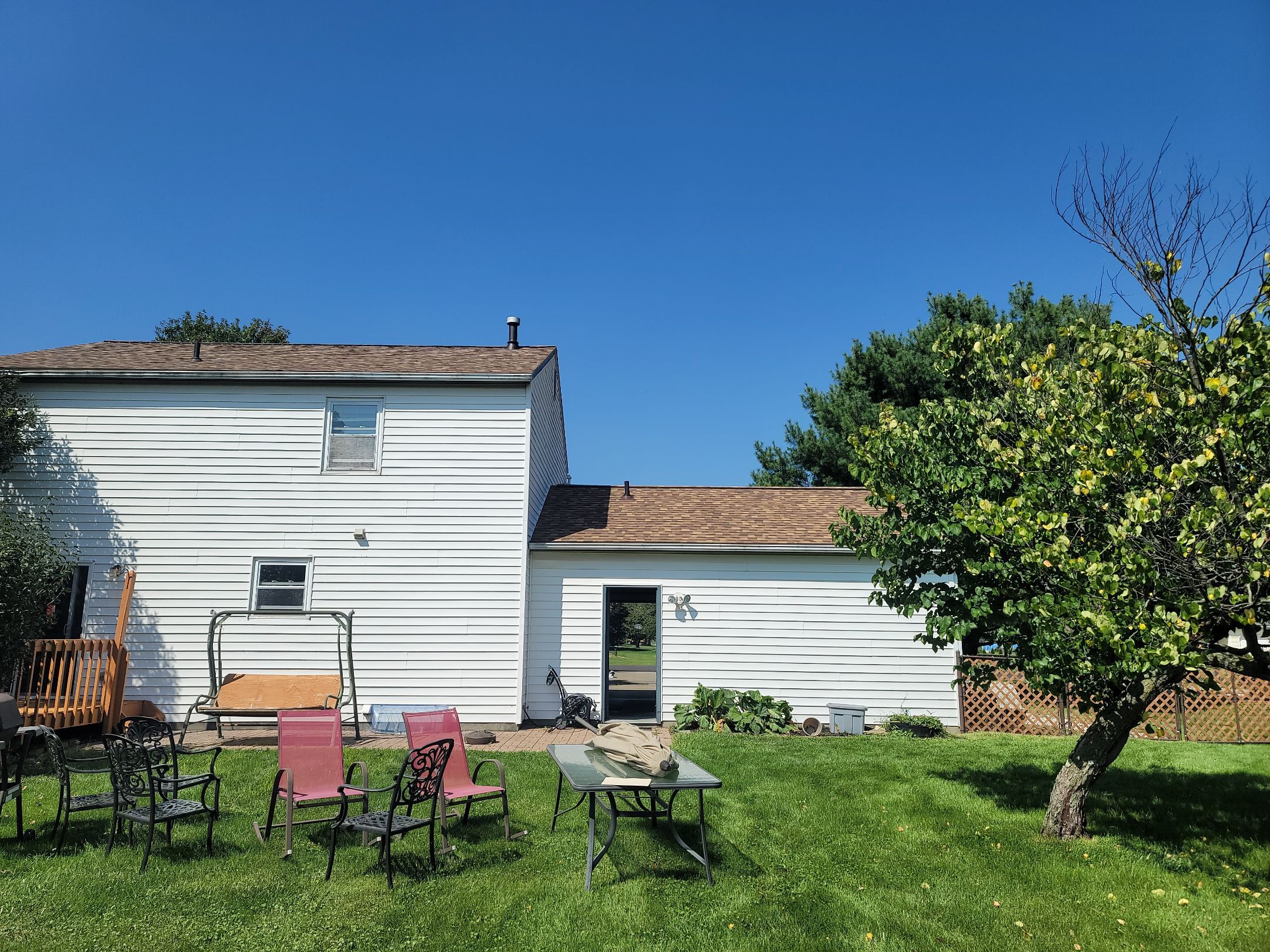 Atlas Pinnacle, Color: Weathered Wood, Drip Edge, Color: Royal Brown by Eagle Eye Roofing