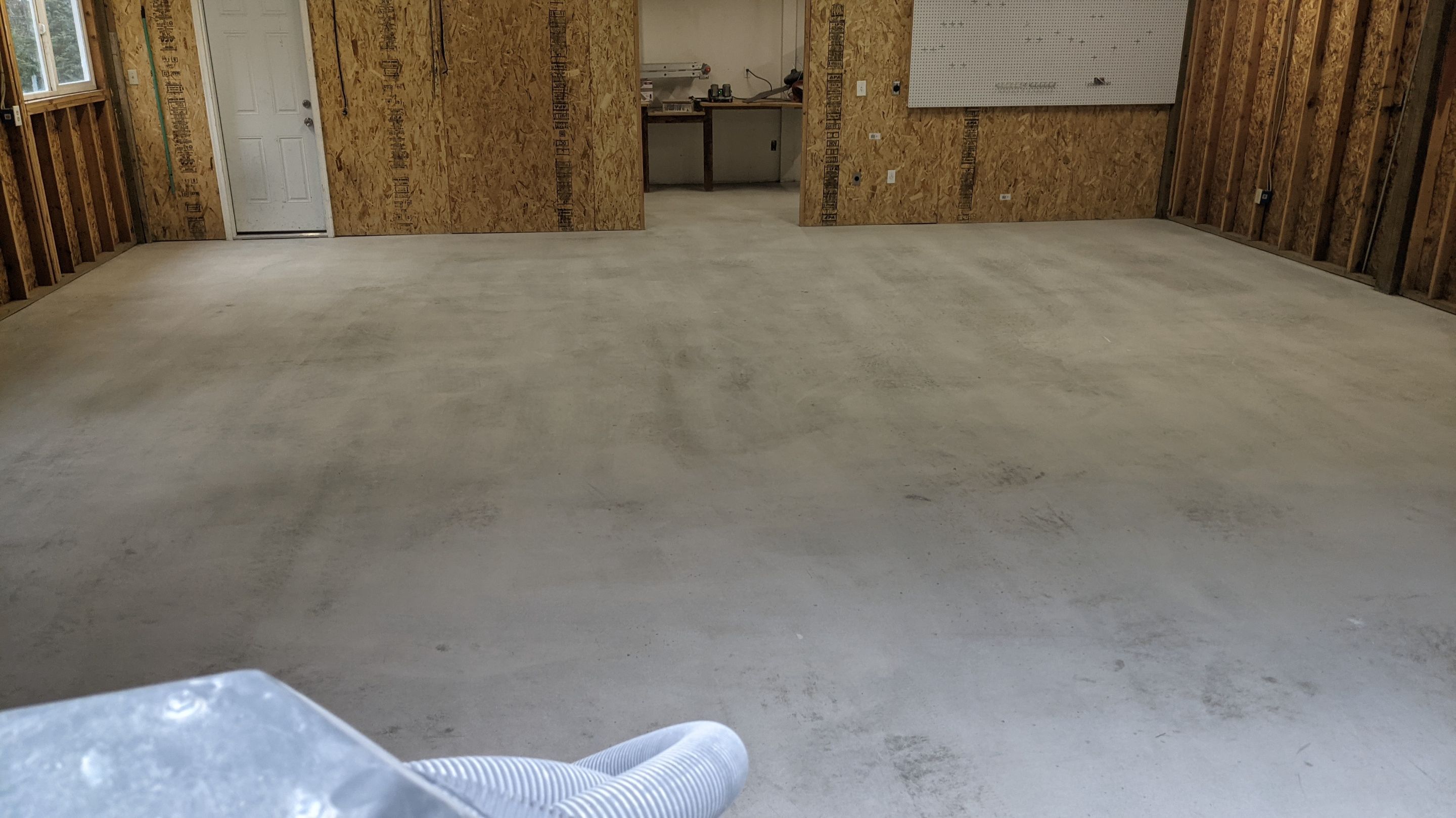 Garage Transformation using Penntek Evolution System and Smoke Color by Croc Coatings, LLC