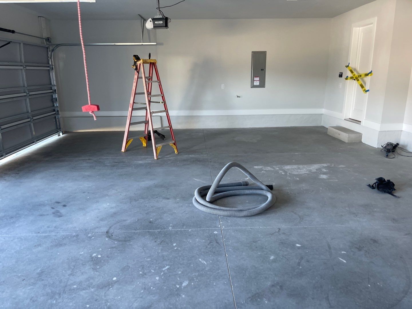 Garage  in Newberry, FL in Tidal Wave by Cross Creek Concrete Coatings