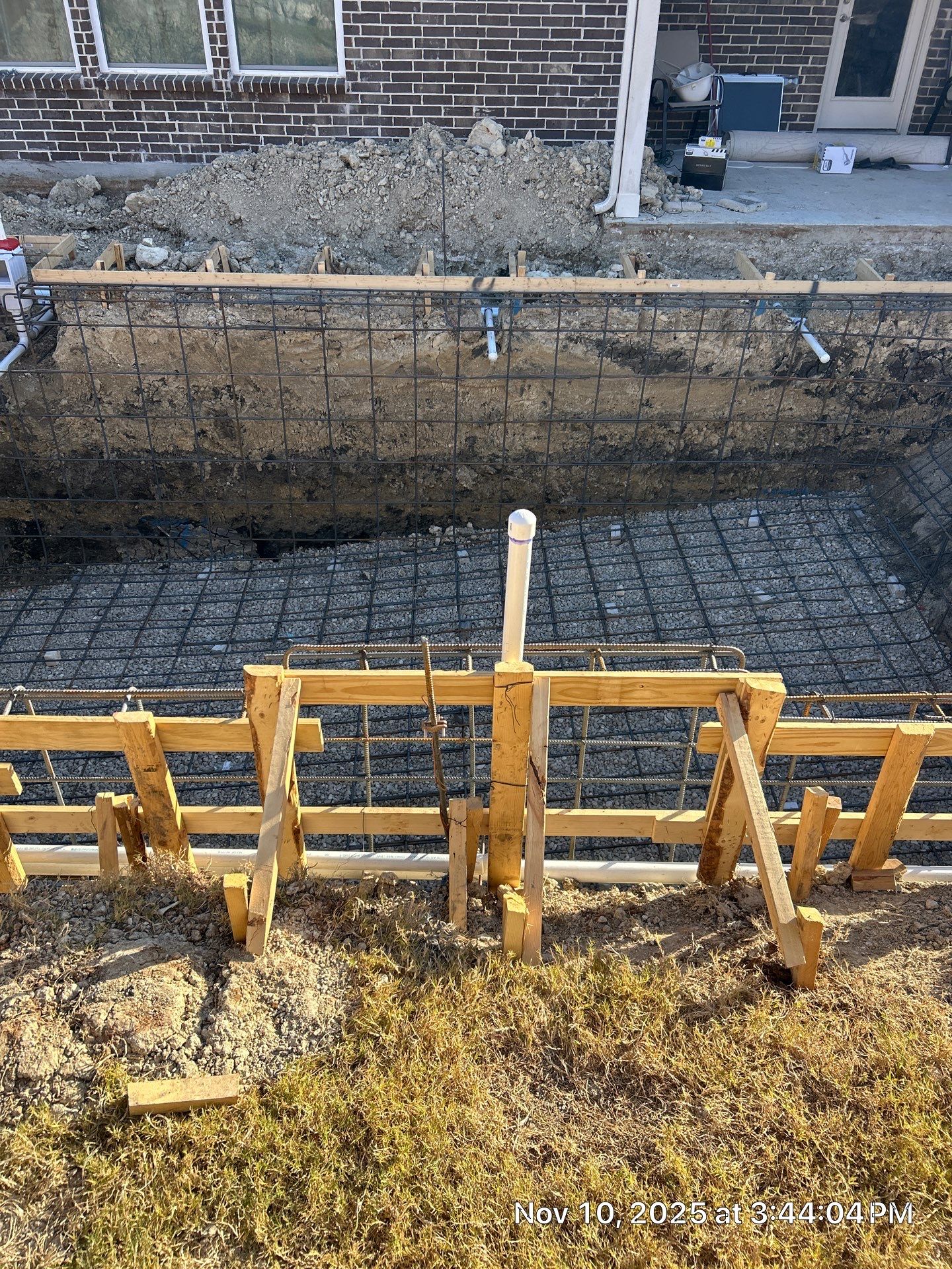 Geometric Pool with Pavers by Pinnacle Pools and Spas - DFW