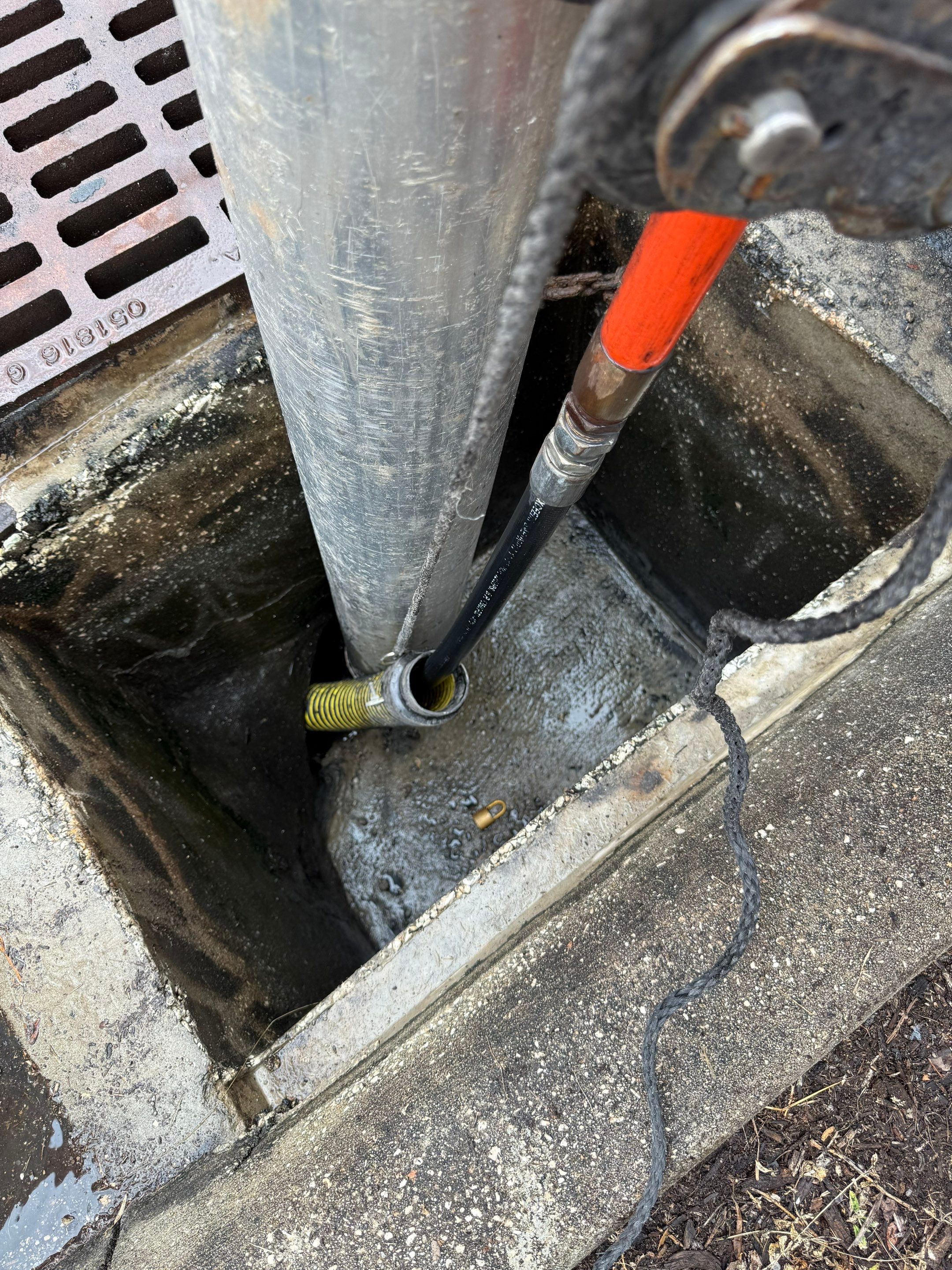 St. Petersburg 7-Eleven Stormwater System Cleaning by Don Mar, Inc. Storm Water Solutions