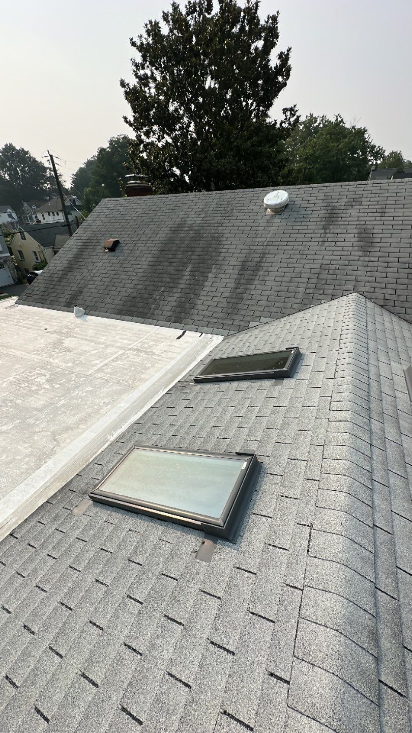 Arlington: CertainTeed Landmark Designer Shingles in Colonial Slate by RM Banning, Inc.