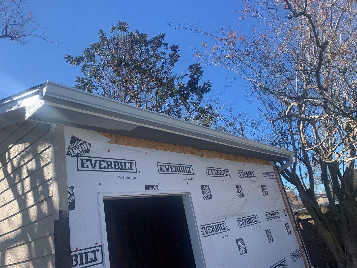 Panama City 6-inch White Seamless Gutter Installation by Gutter Professors