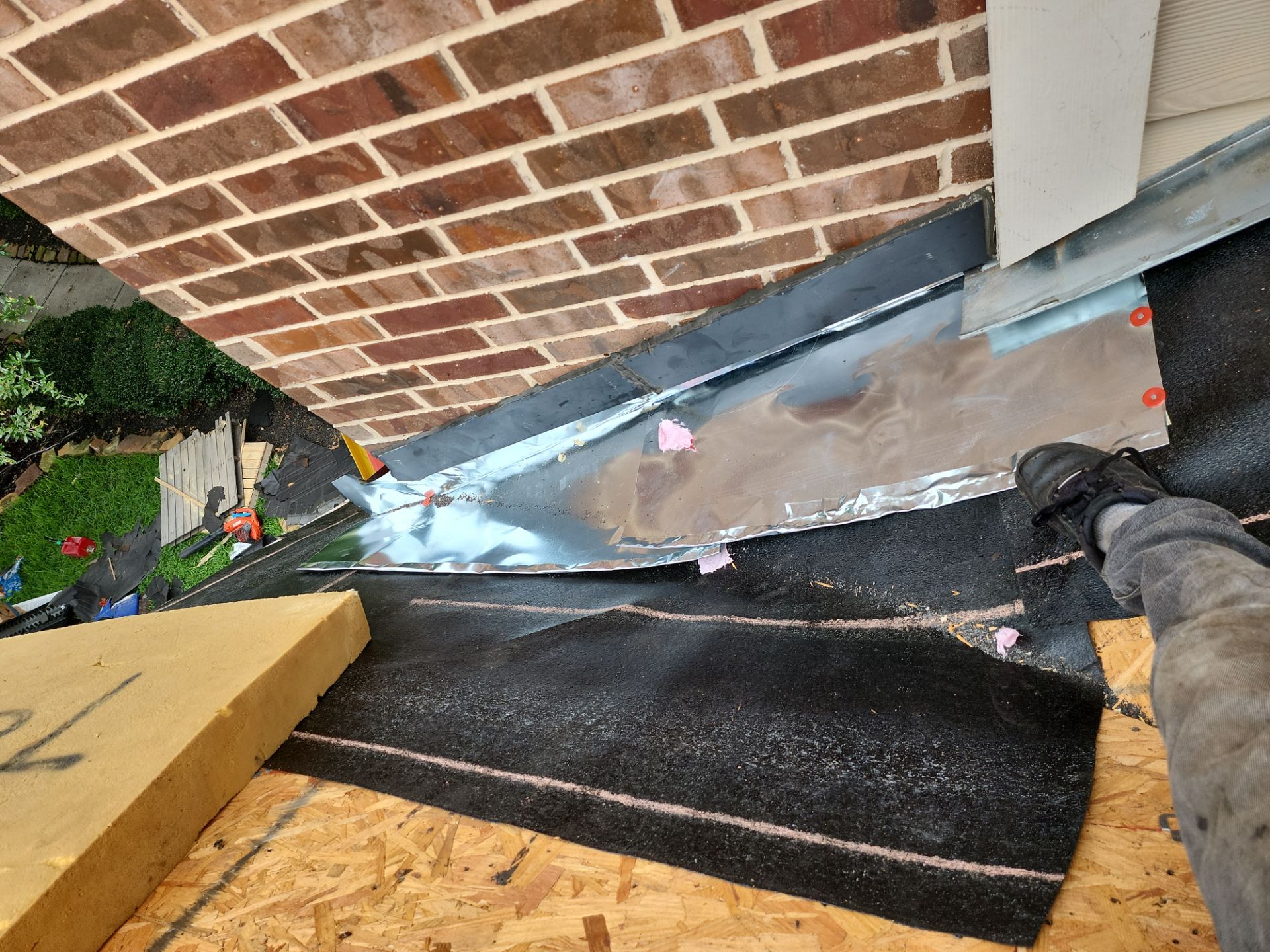 Residential Roofing Installation using Owen's Corning Duration (Lifetime) Shingles by Roof Repair Company