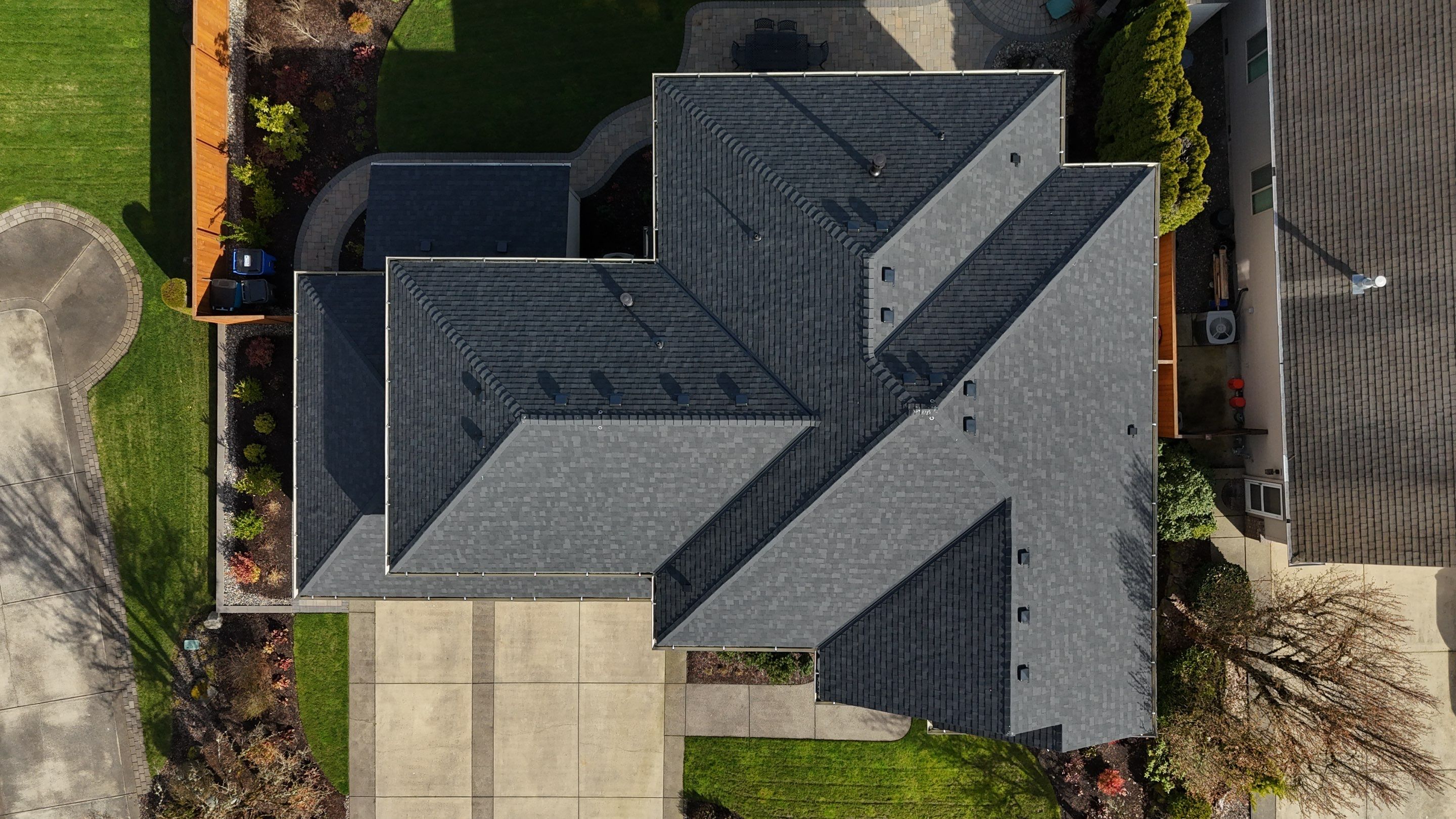 Onyx Black | Roof Replacement in Vancouver, WA 98685 by Valiant Roofing, LLC