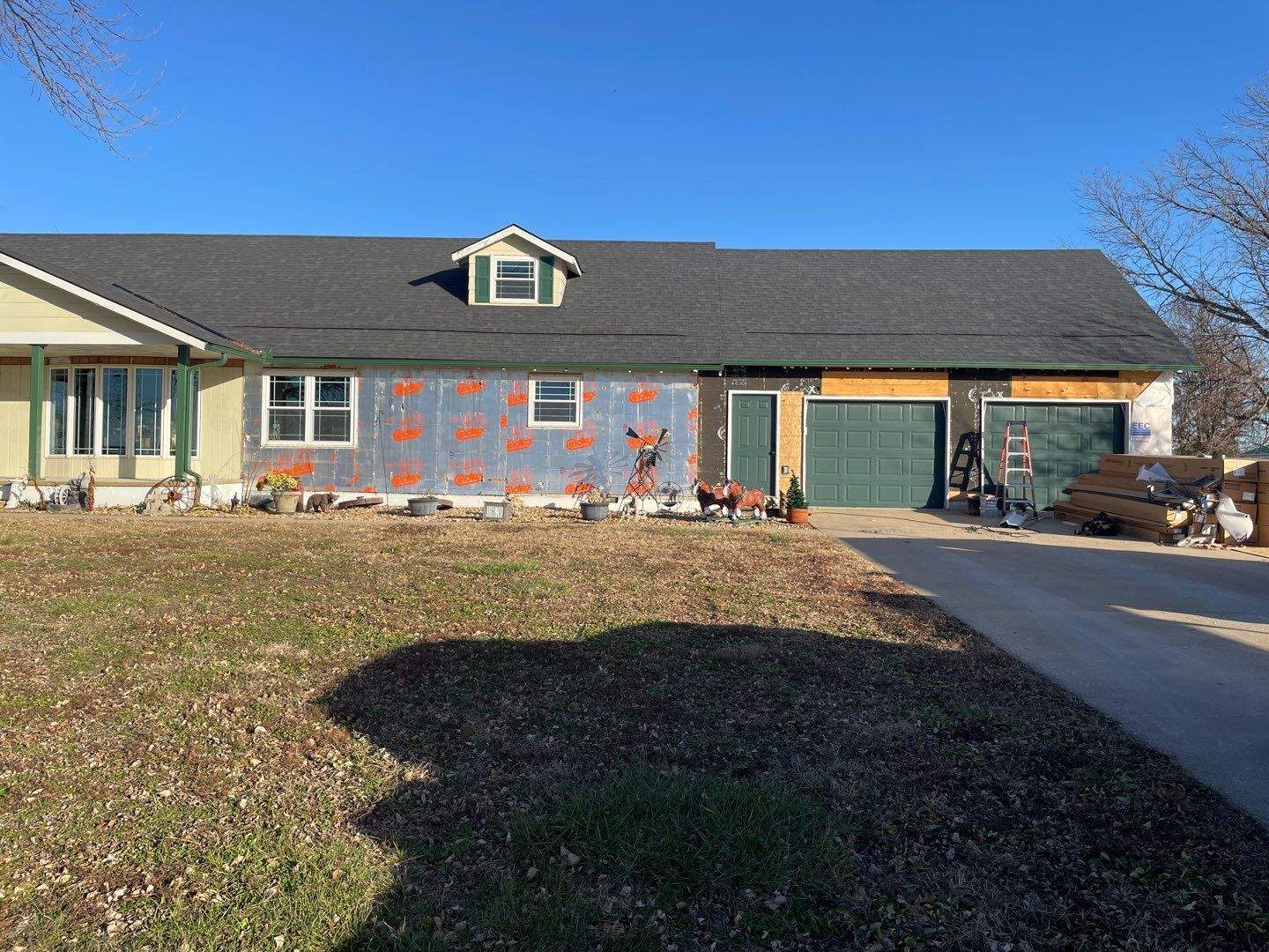 Siding Installation using Craneboard D7 by EEC Windows, Siding & Roofing