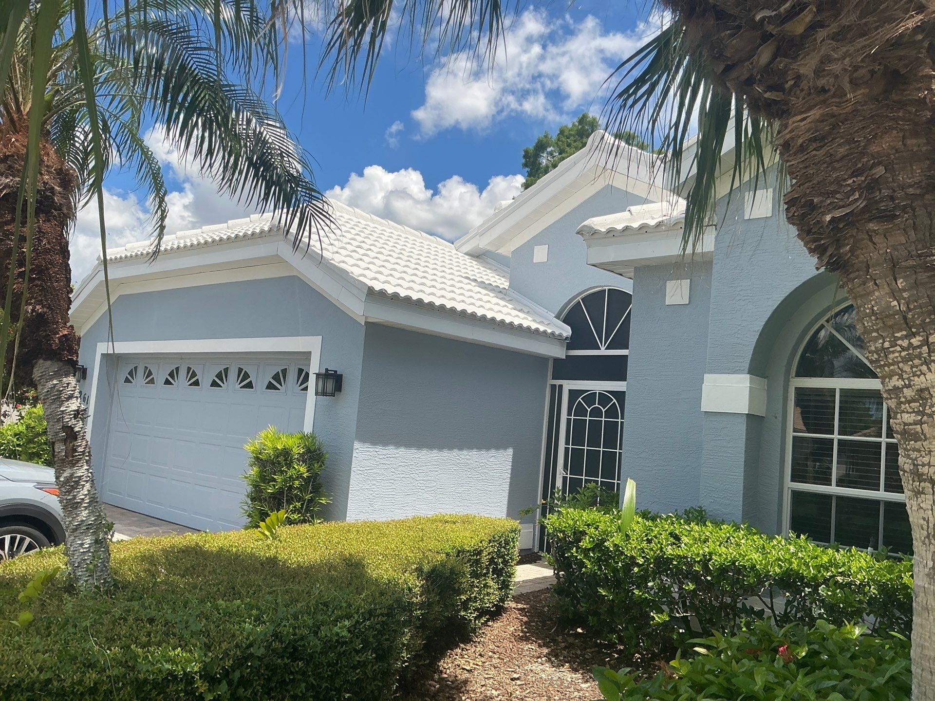 Smooth Box Seamless Gutters Installed by Gutter Professor in Sarasota FL by Gutter Professors