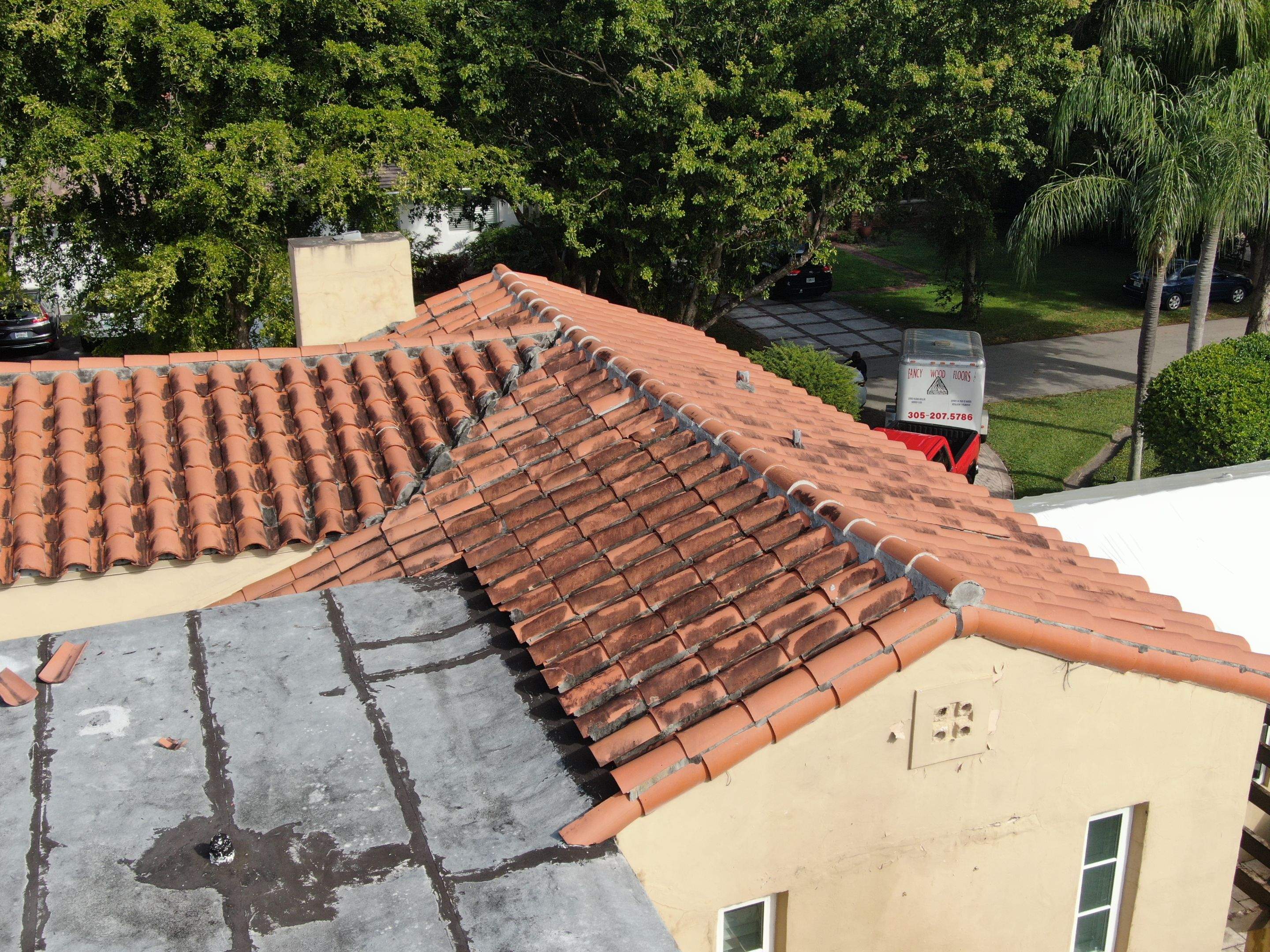 Verea Spanish S  - Fume Color by Istueta Roofing