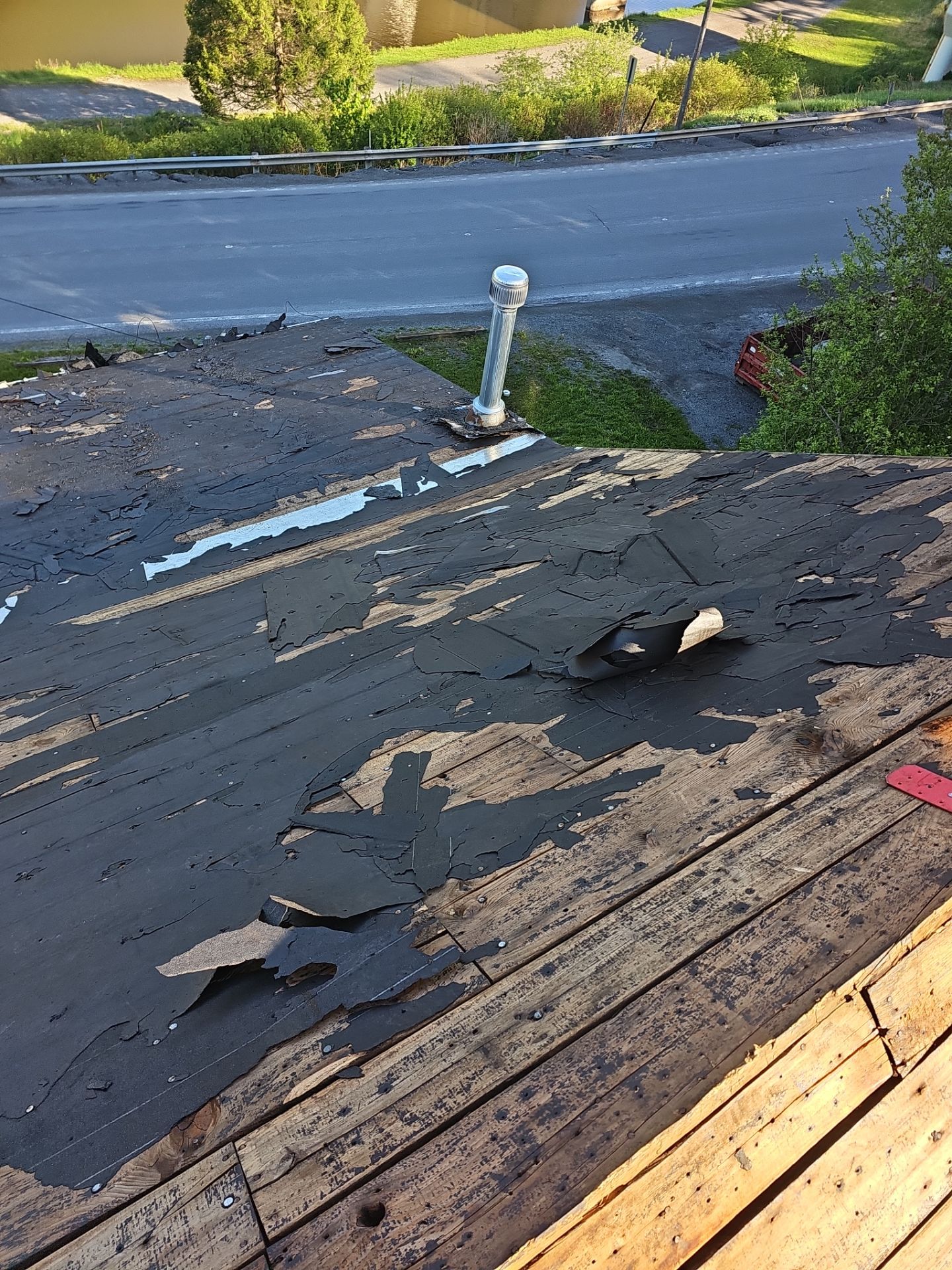 Roof Replacement Landmark PRO Charcoal Black by Winchester Roofing