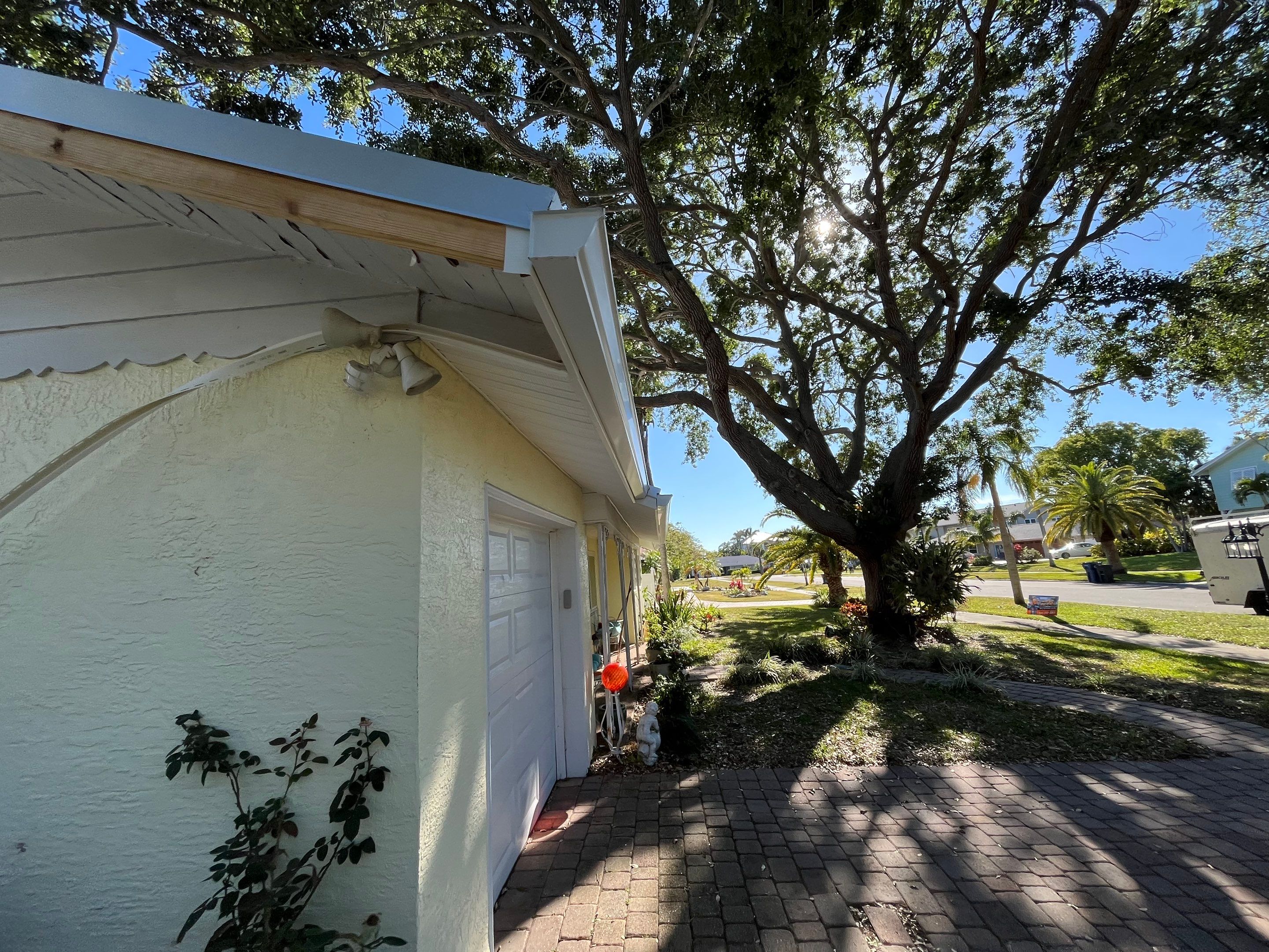 Soffit and Fascia Installation in Sarasota FL by Gutter Professors