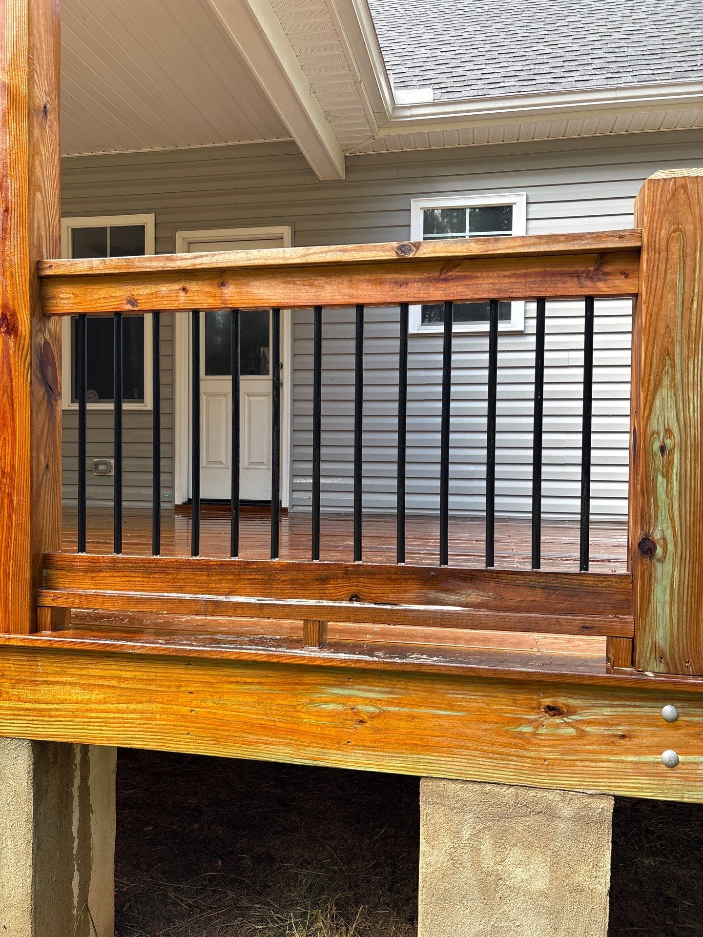 Wood Deck using Wood Sealant by DuraSeal