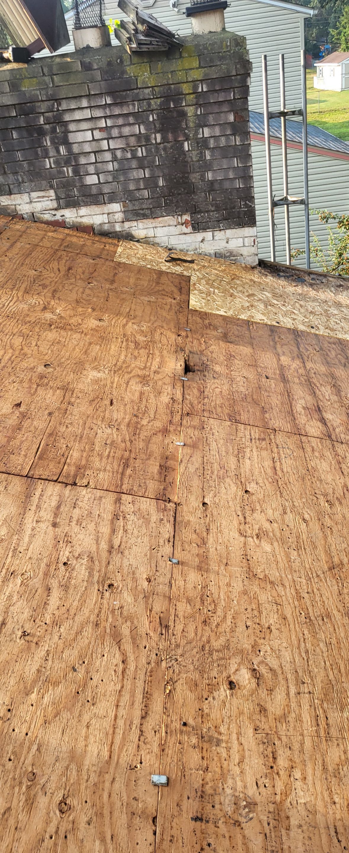 ATLAS PINNACLE COLOR: BURNT HICKORY by Eagle Eye Roofing