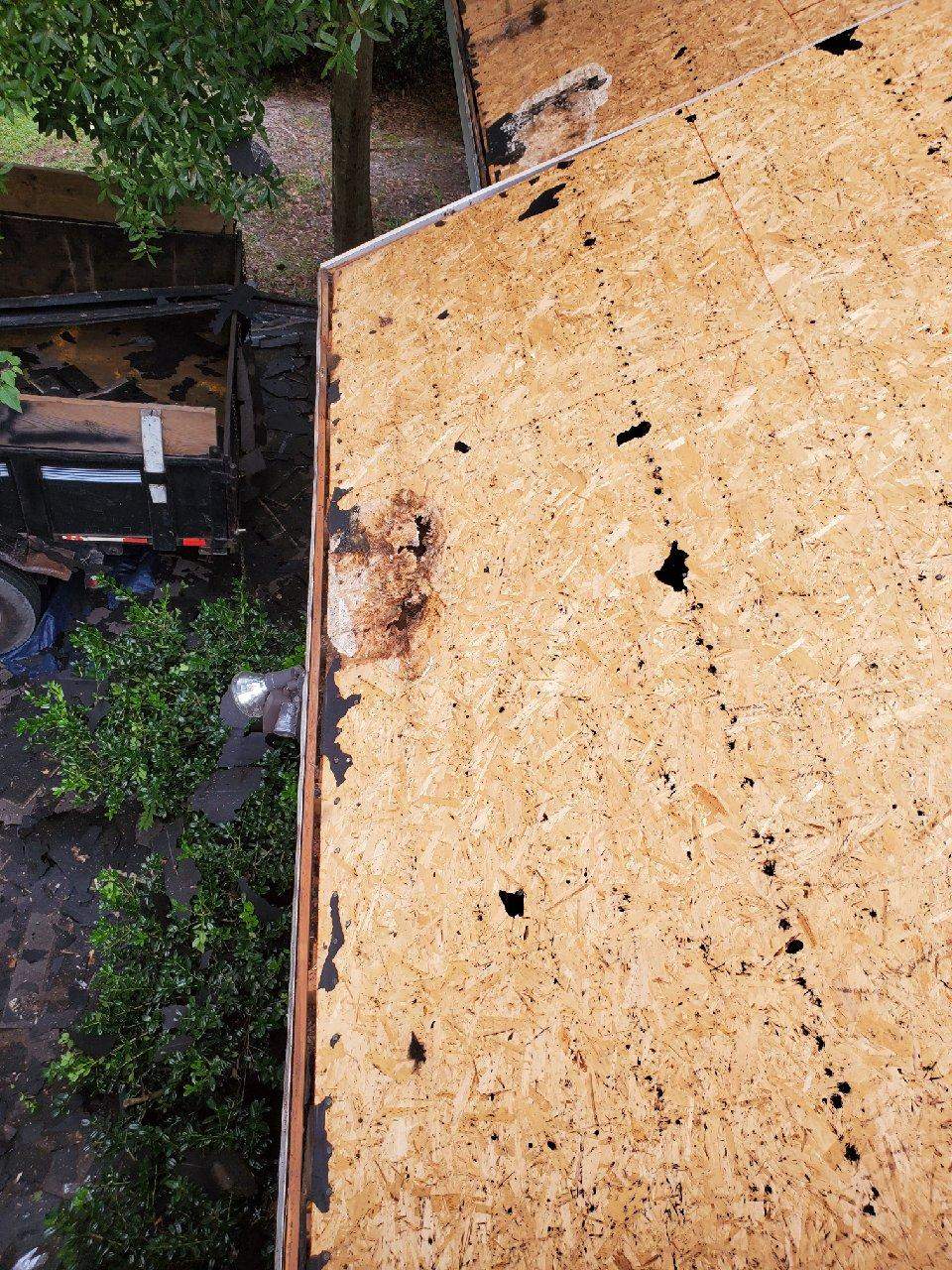 Residential Roofing Installation using Owens Corning Oakridge- Williamsburg Gray by Indigo State Roofing