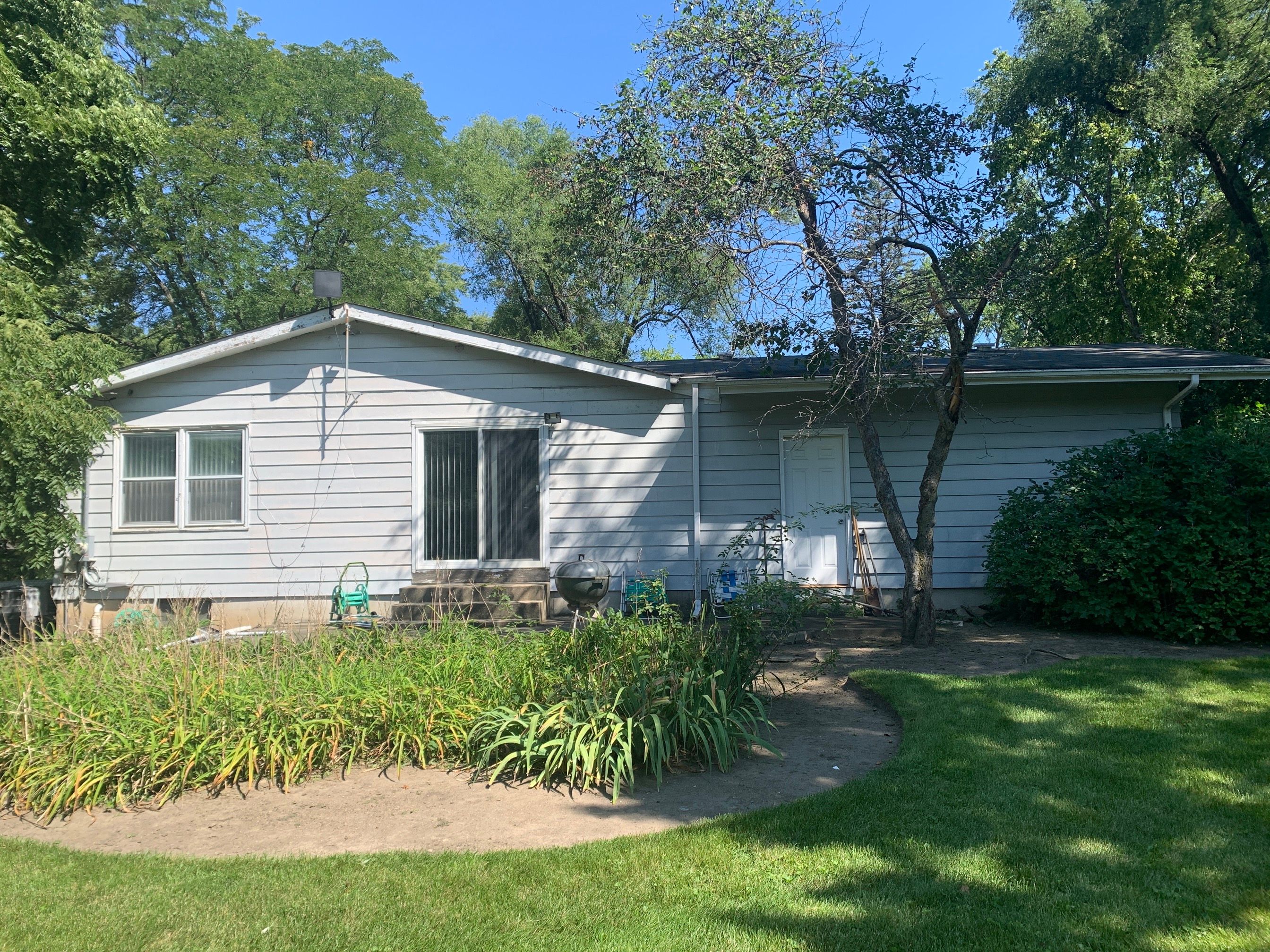 James Hardie Siding Installation, Shingle Roof Replacement & Window Replacement by Custom Installations, Inc.