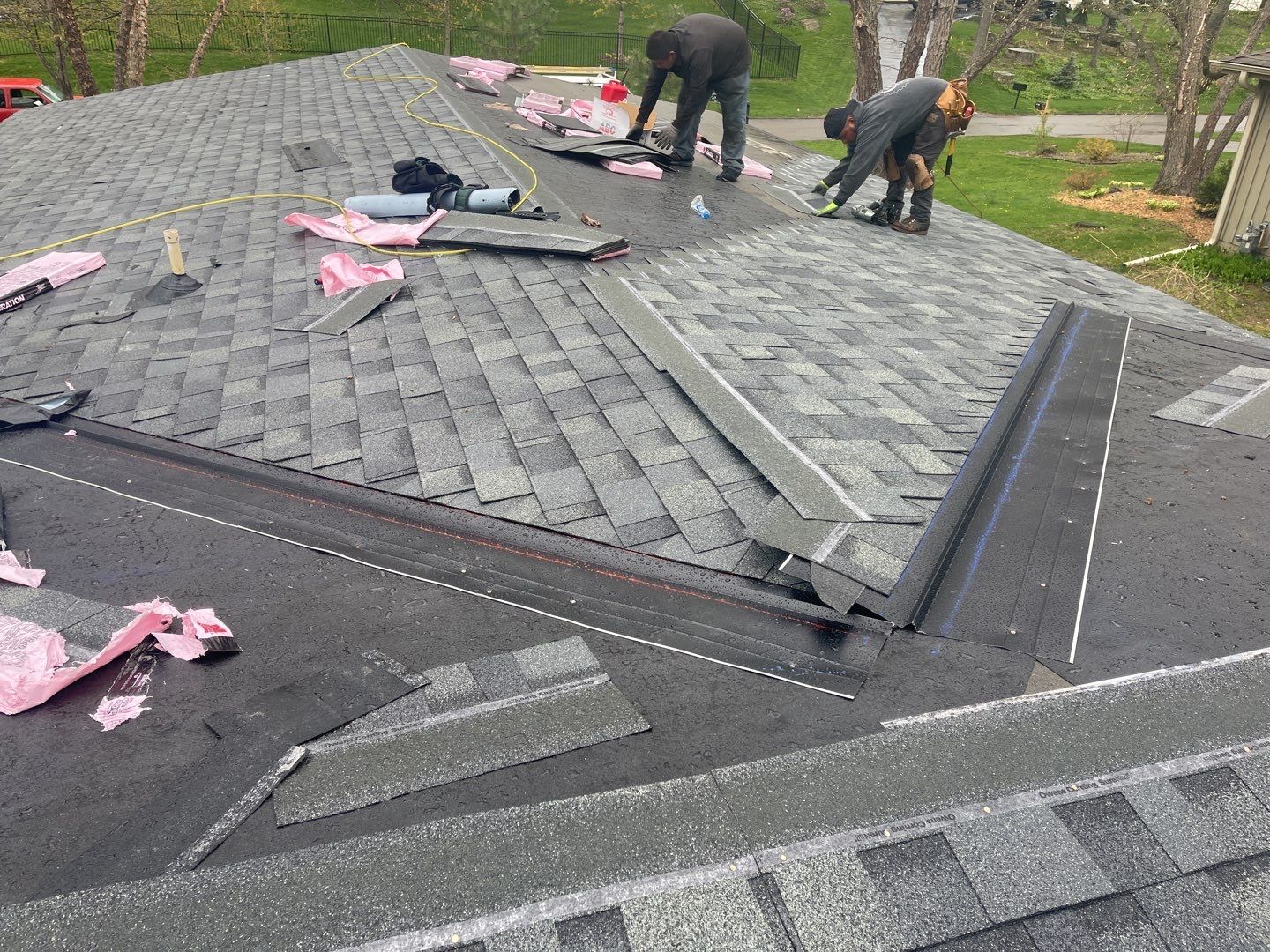 Minnetonka, MN – Low-Slope Roof Replacement with Full Ice & Water Shield by First Impressions Exteriors