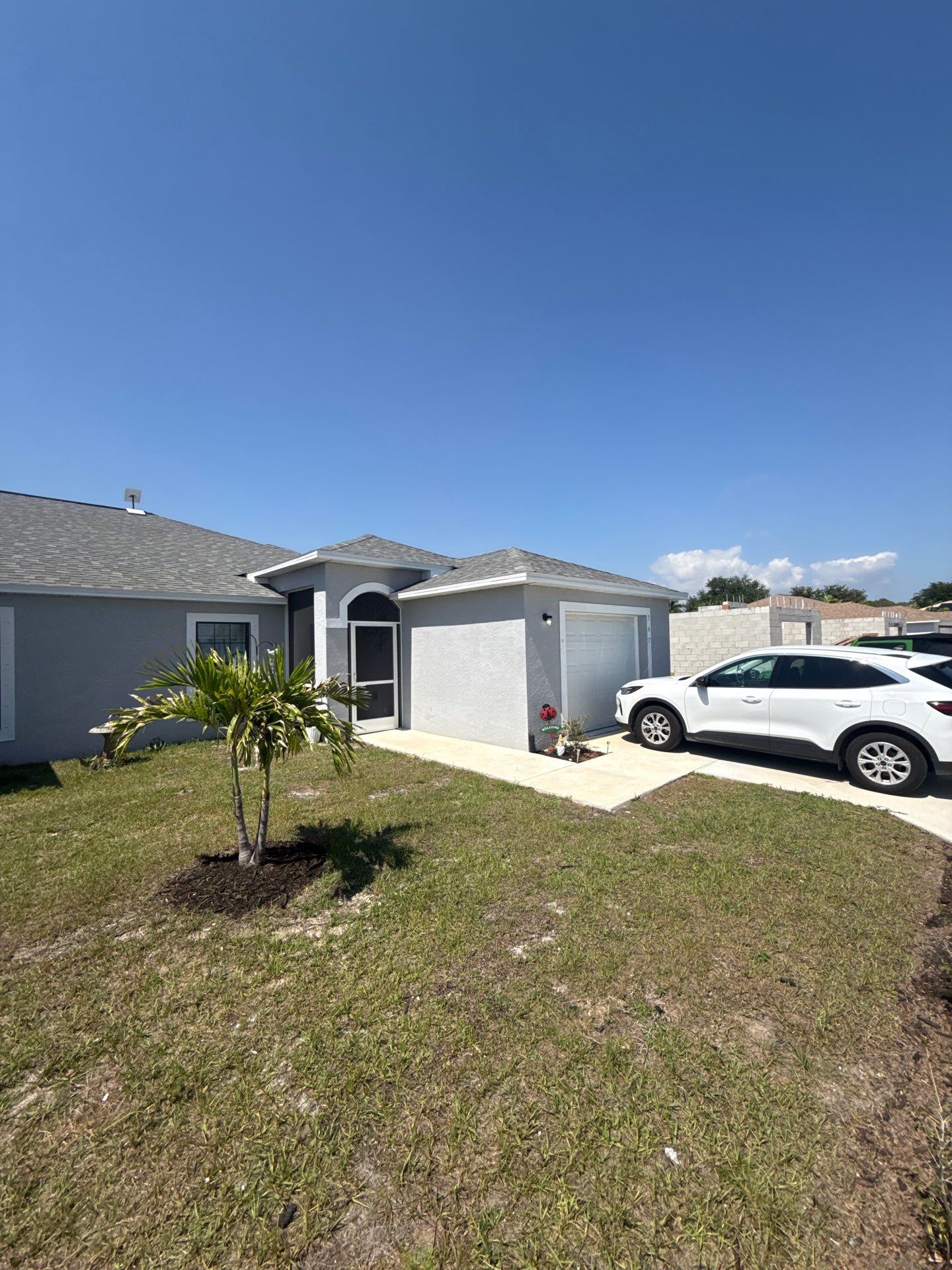 Seamless Aluminum Gutter Installation using K-Style Seamless Gutters in Cape Coral FL by Gutter Professors