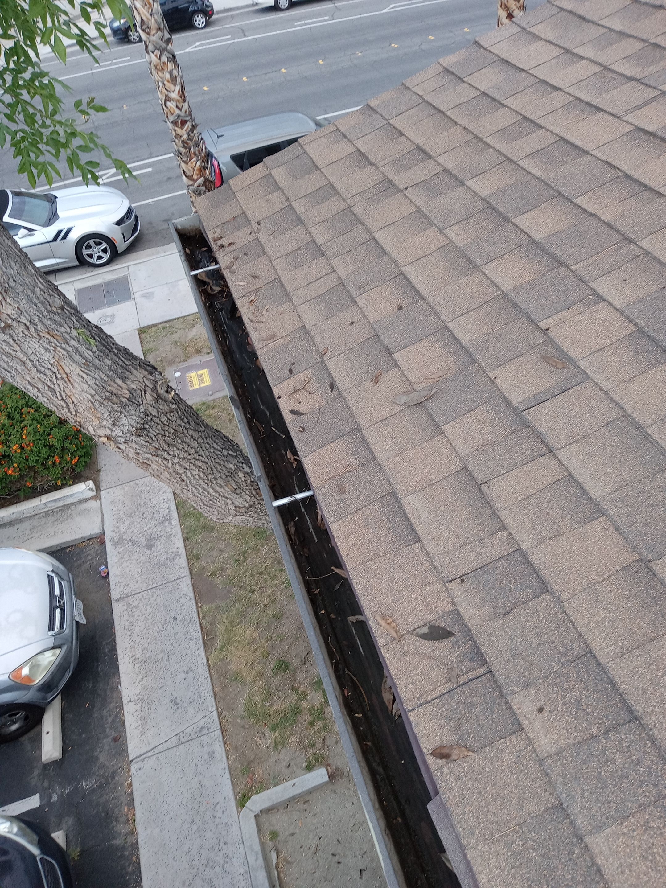 Commercial gutter cleaning Palm Springs & Coachella Valley, CA after photo with clean gutters