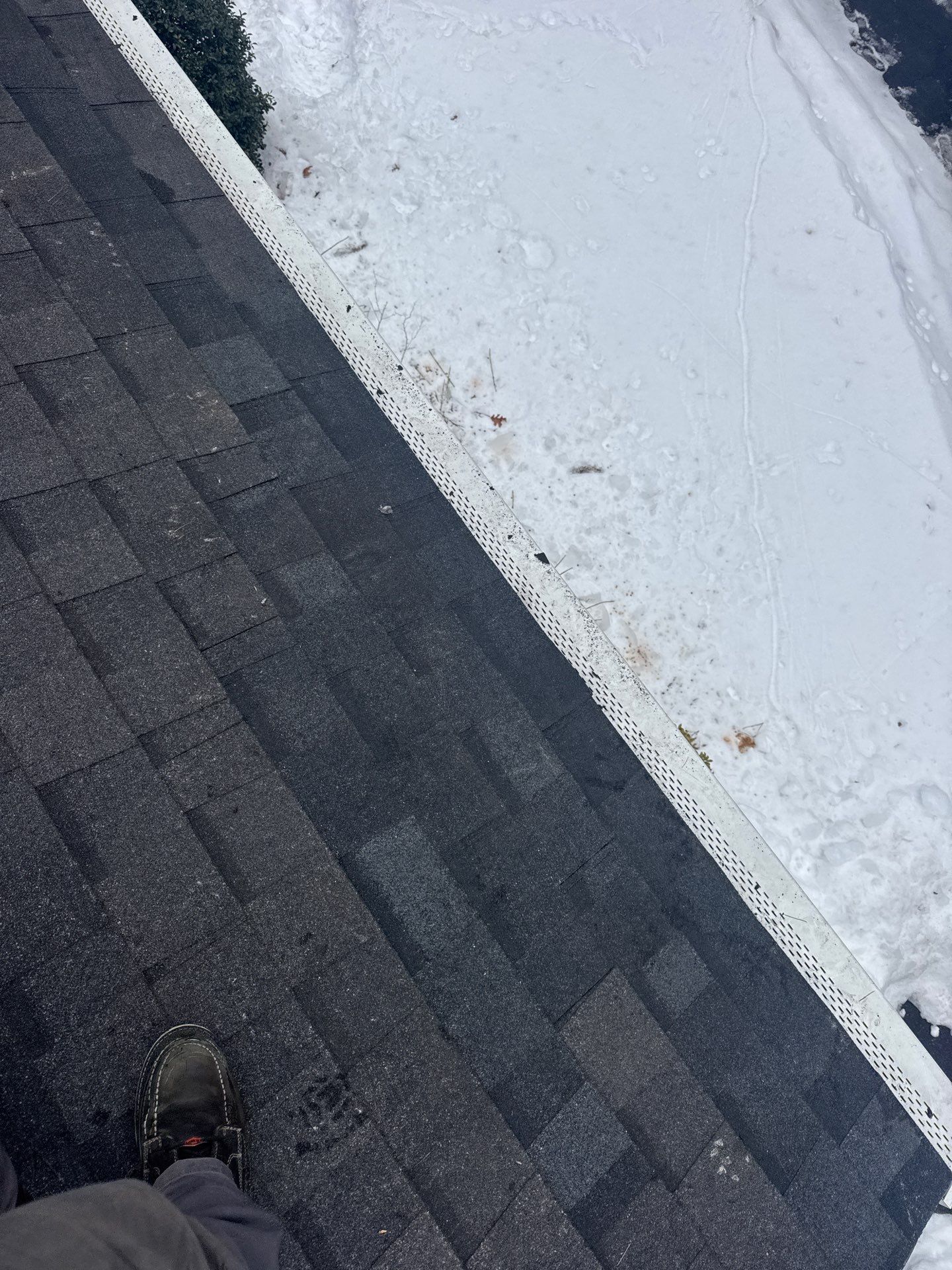 Ice Dam Removal & Snow Removal in Billerica, MA  by Mighty Dog Roofing of Greater Middlesex County