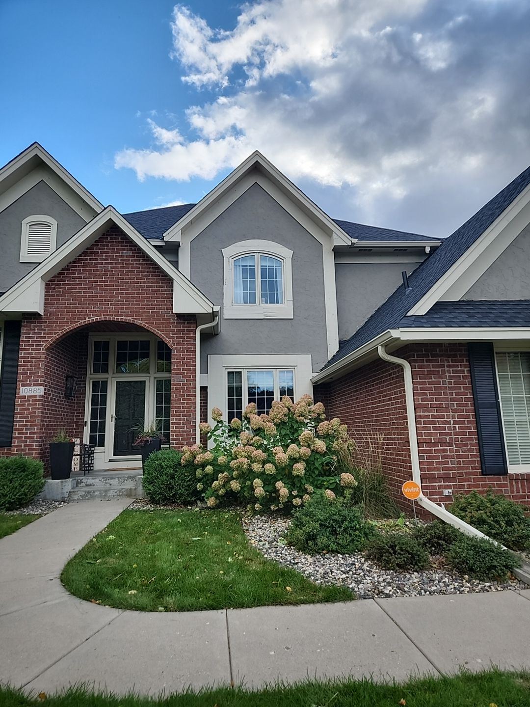 5" Gutters in Eden Prairie by Next Level Seamless Gutters / Exteriors Inc.