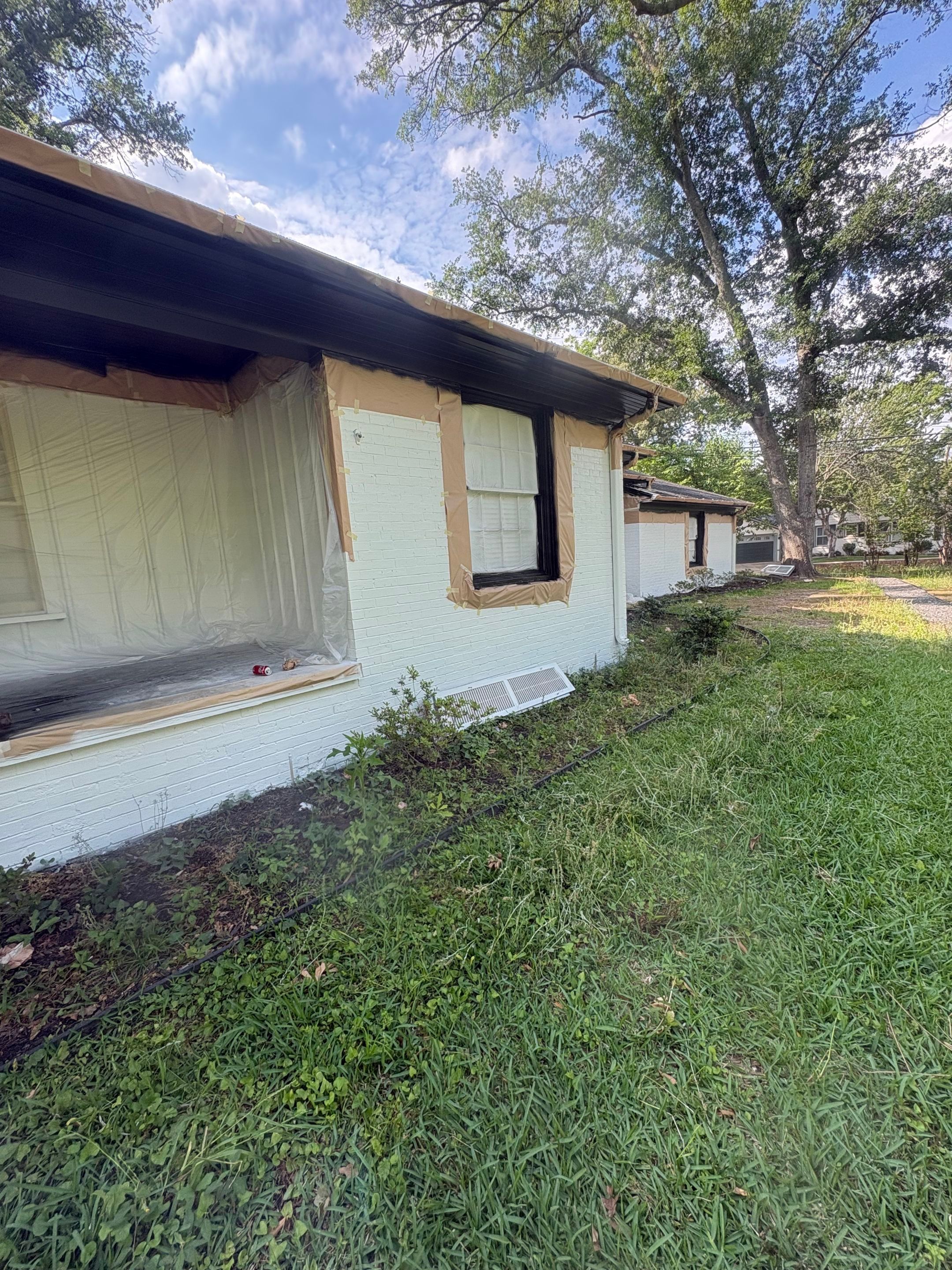 From Gray to Modern White: Exterior Repaint in Tyler, TX by Quality Coats Painting