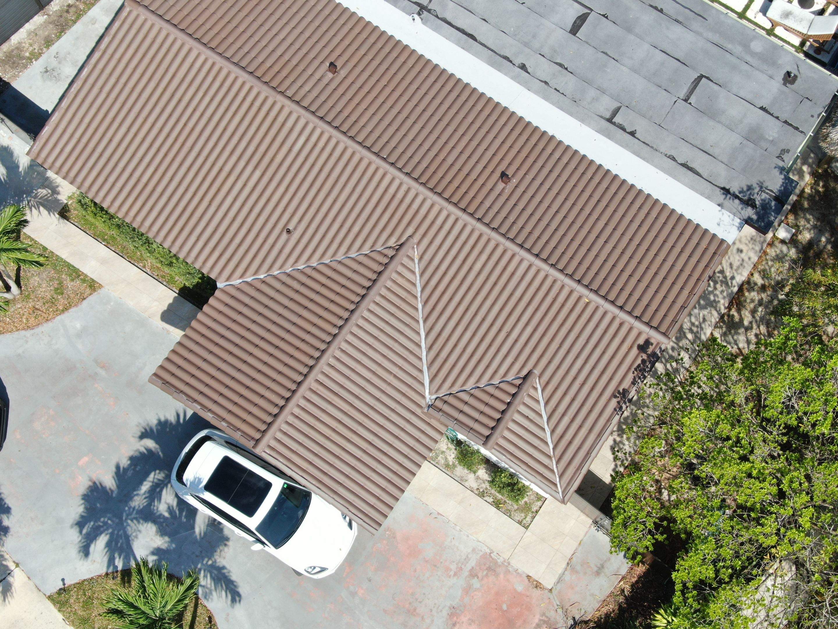 Verea Spanish S - Graphite Color by Istueta Roofing