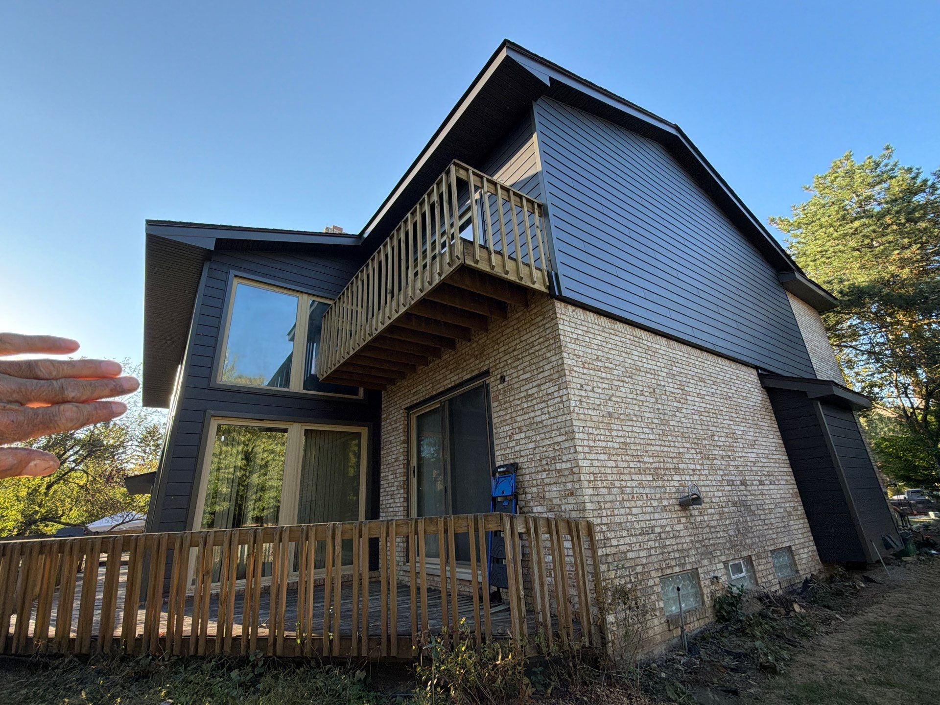 Siding Replacement using Alside S7 Cedar Mill Grain Cast Iron by 180 Contractors