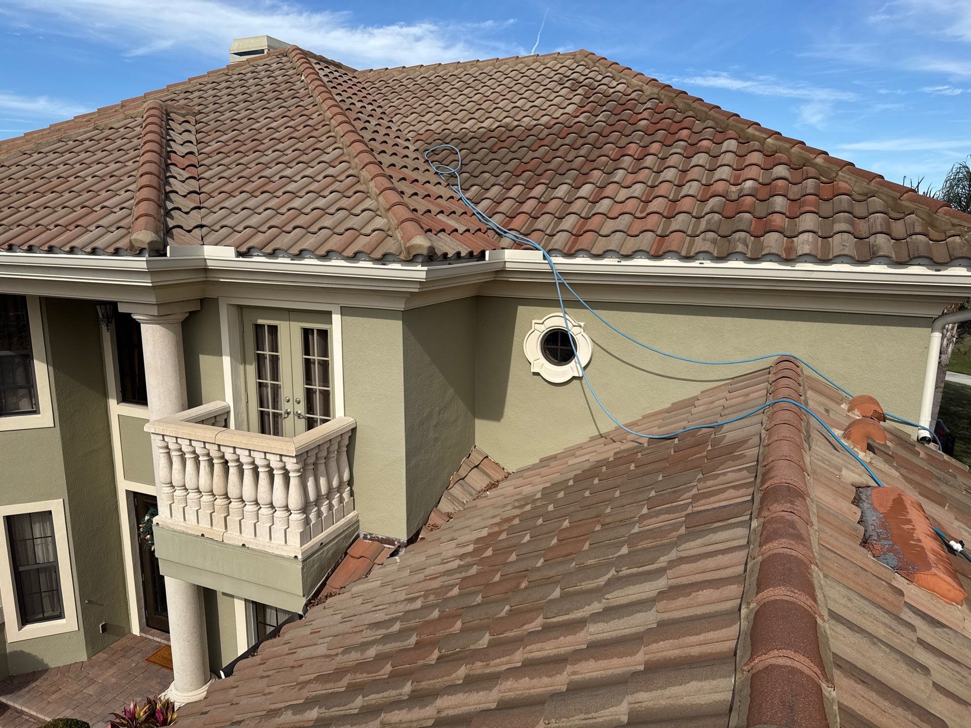 Roof Cleaning & Pool Deck Cleaning! Winding River, Bradenton, FL by Sunshine AquaWash