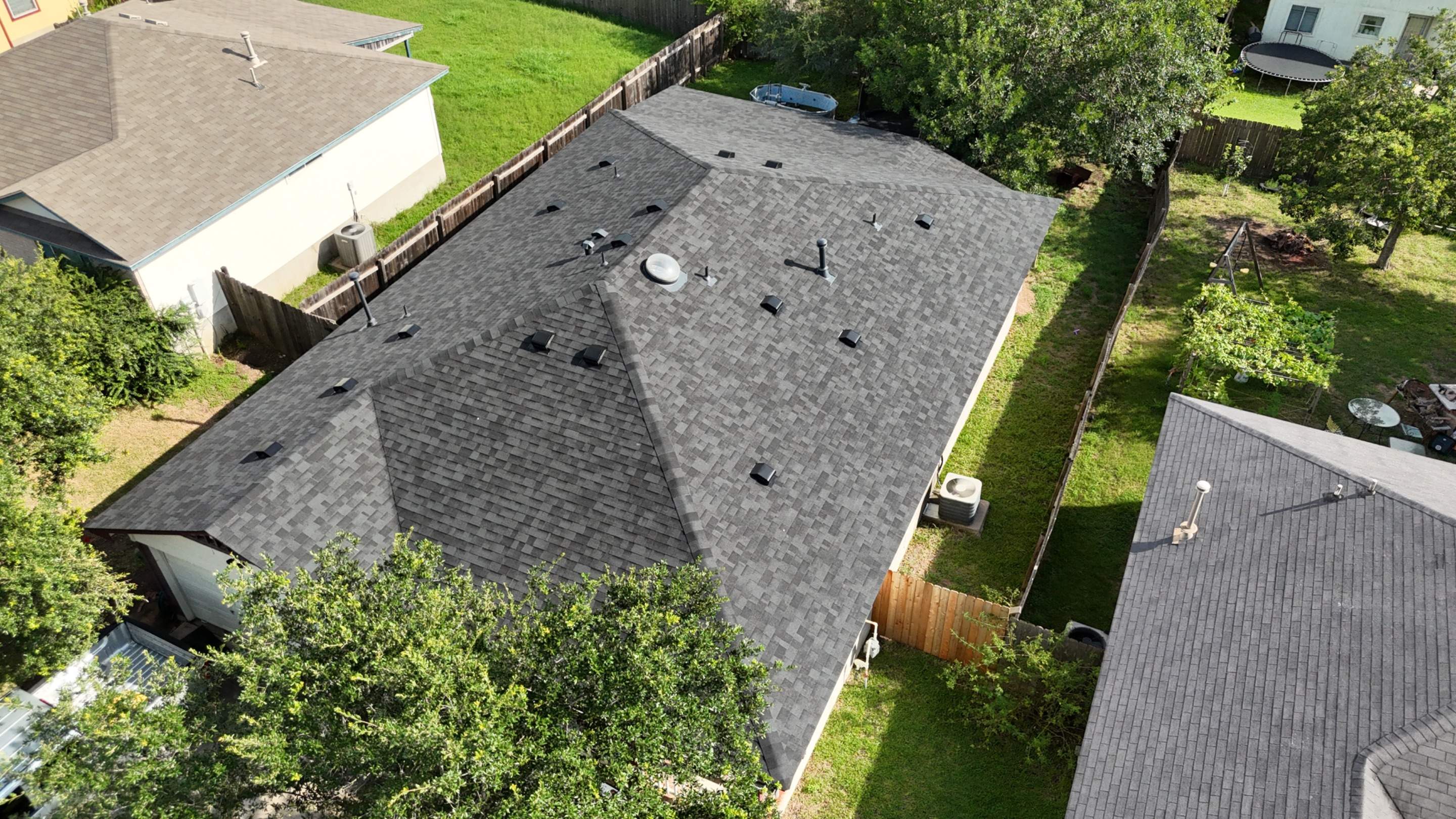 Brilliant Black - Malarkey Highlander by RoofsOnly.com