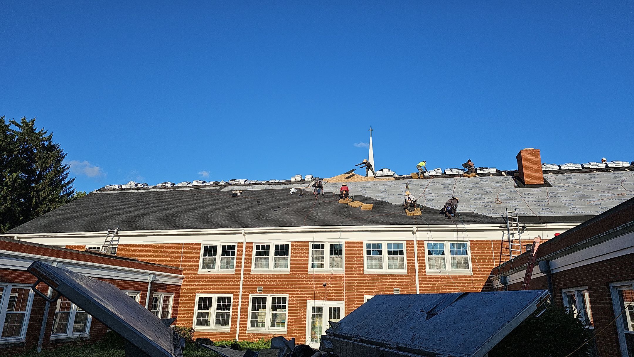 ATLAS PINNACLE COLOR: BLACK PRISTINE by Eagle Eye Roofing