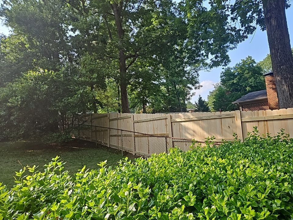 Royal Knoll Lane - Fence Installation  by Pillar and Pine