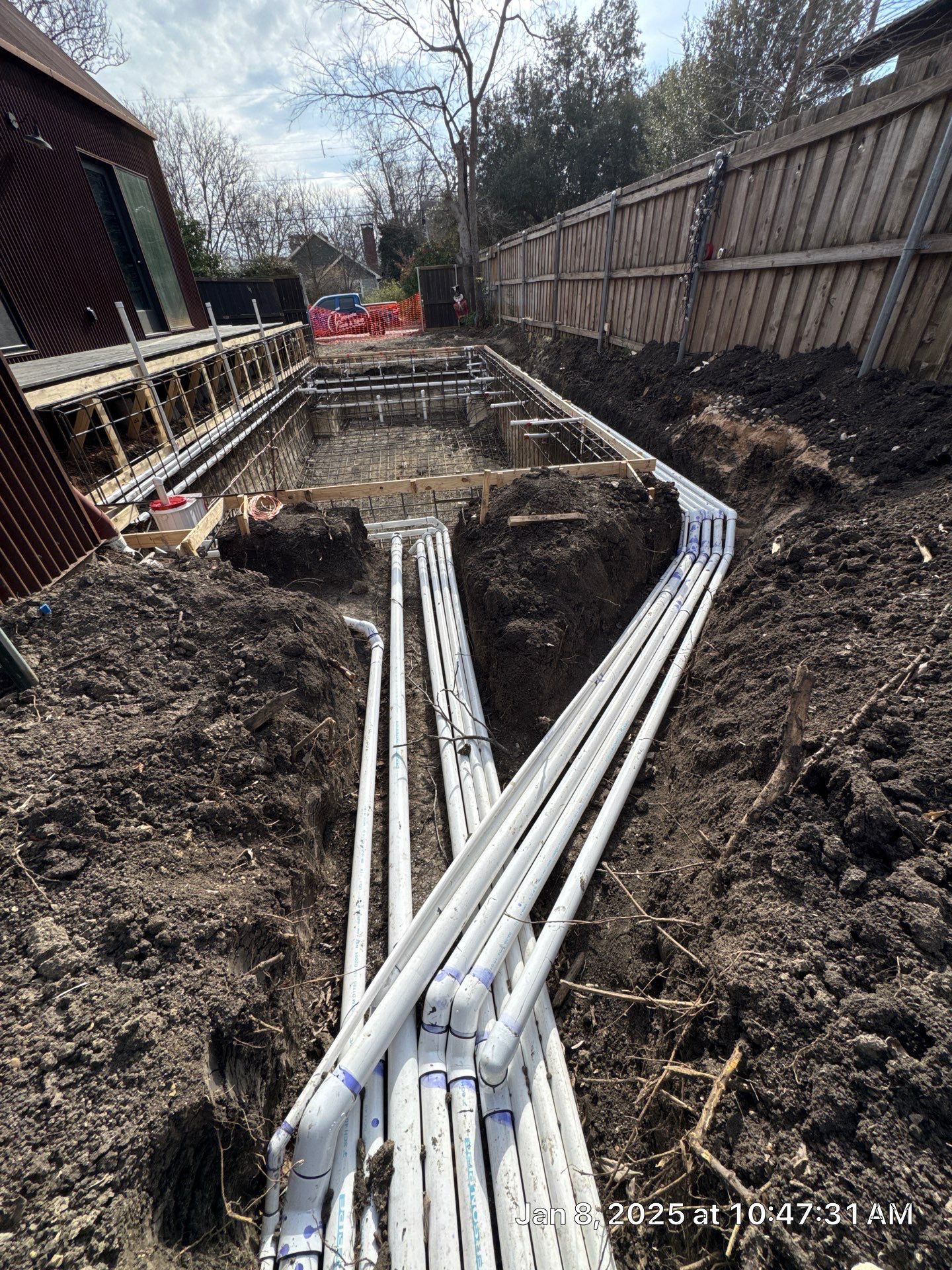 Modern Pool with Fire Wall by Pinnacle Pools and Spas - DFW