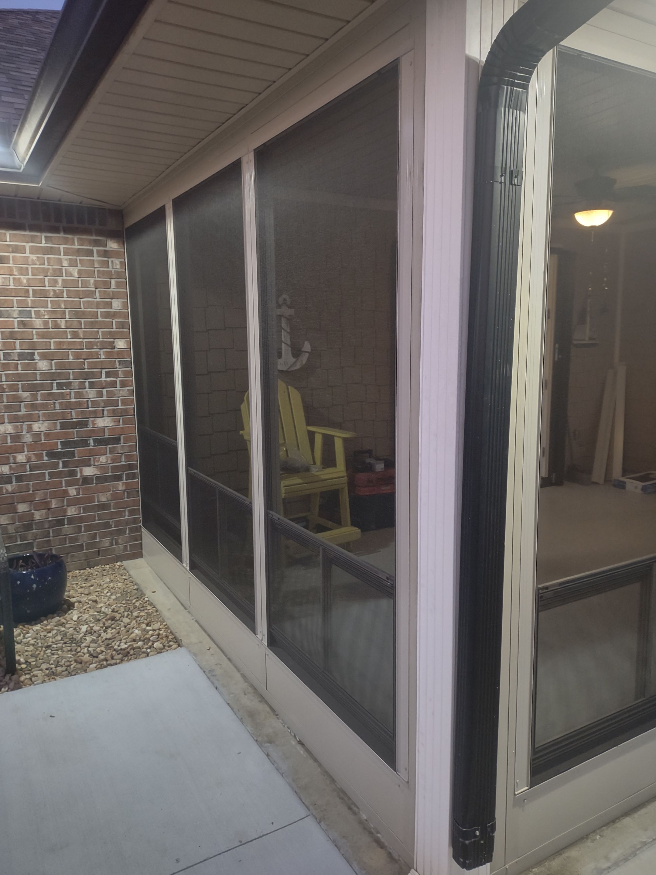 Screen Under w/Vinyl Windows using Colorbeam by Titan Sunrooms