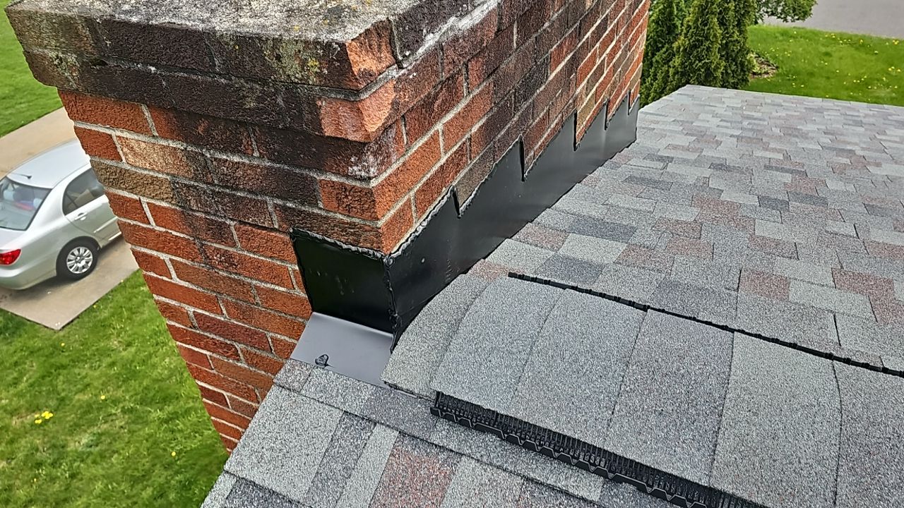 ATLAS PINNACLE COLOR: SUMMER STORM DRIP EDGE: WHITE by Eagle Eye Roofing