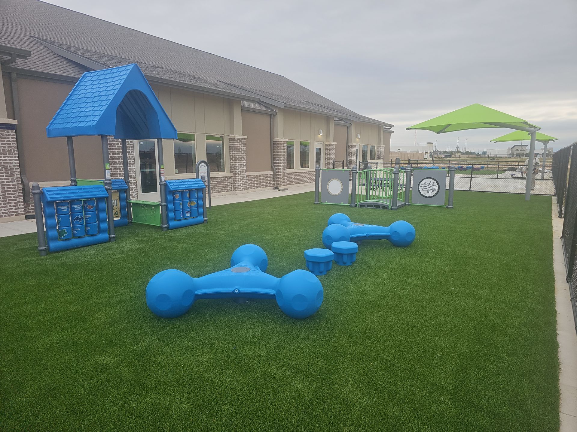 Everbook Sunterra Playground Equipment & Turf Install by Southwest Greens Midwest
