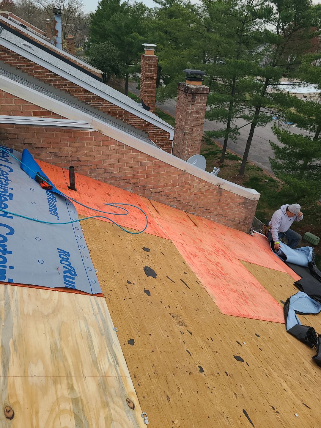 Springfield: Residential Roof Replacement with CertainTeed Landmark Pro in Max Def Red Oak by RM Banning, Inc.