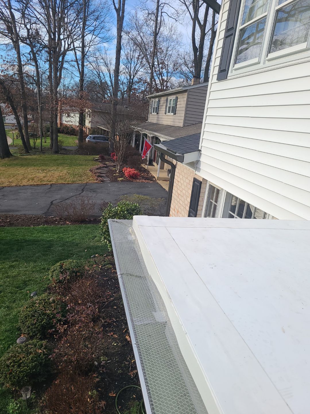 Springfield CertainTeed Charcoal Black Roof & CertainTeed Colonial White Siding by RM Banning, Inc.