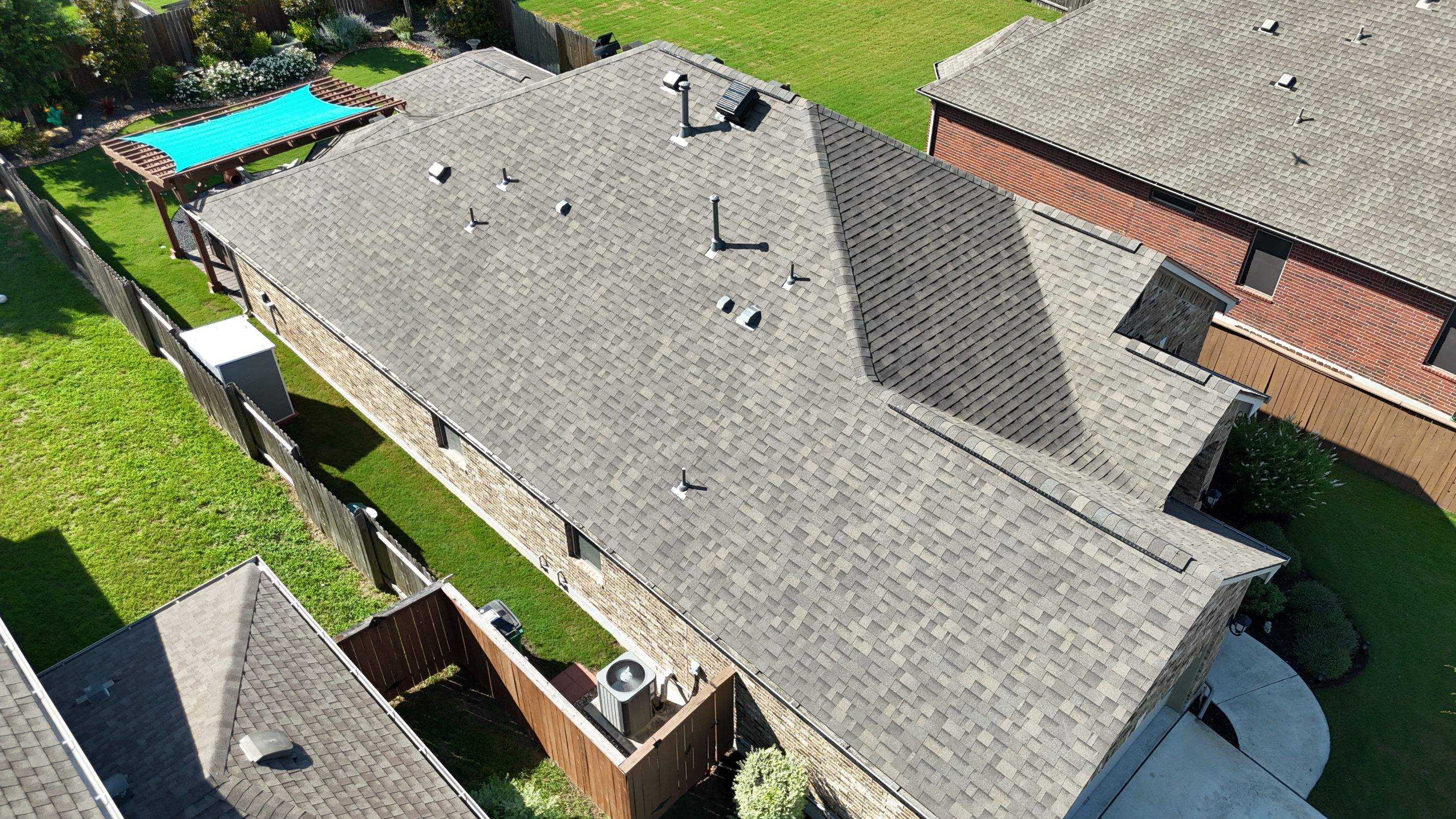 Weathered Wood - Malarkey Vista by RoofsOnly.com