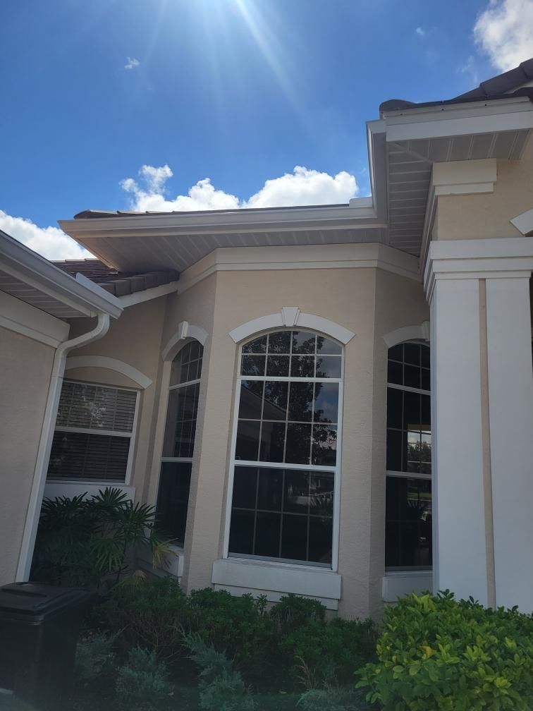 6-inch Seamless Gutter Installation with Splash Guard in University Park, FL by Gutter Professors