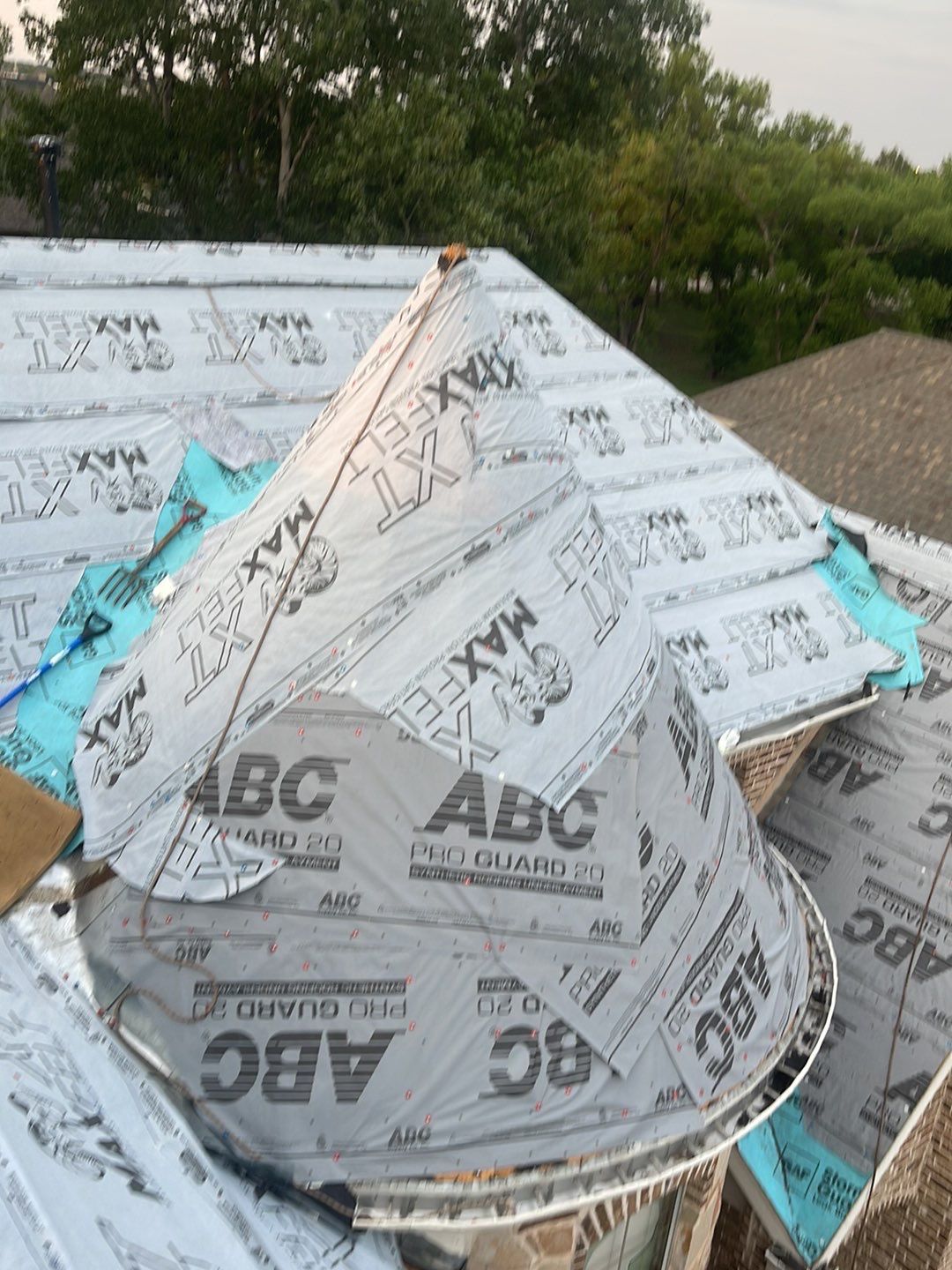 GAF HDZ - Weathered Wood by Elite Roofing LLC