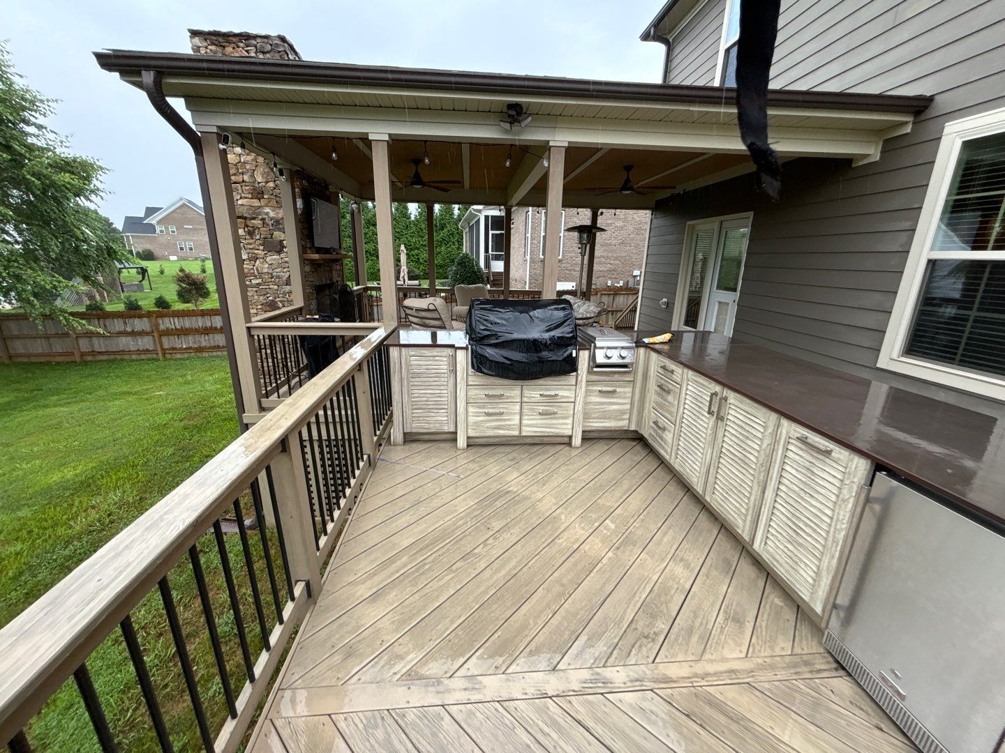 Weathered Deck using AcryFin by DuraSeal